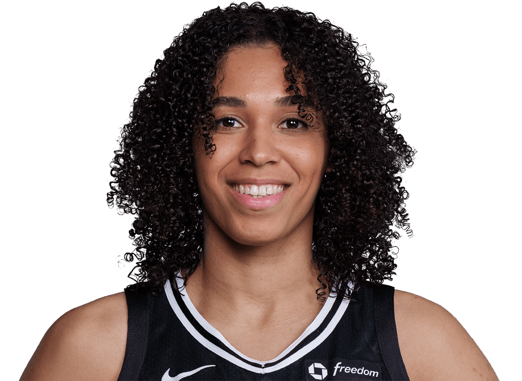 Janelle Salaün headshot