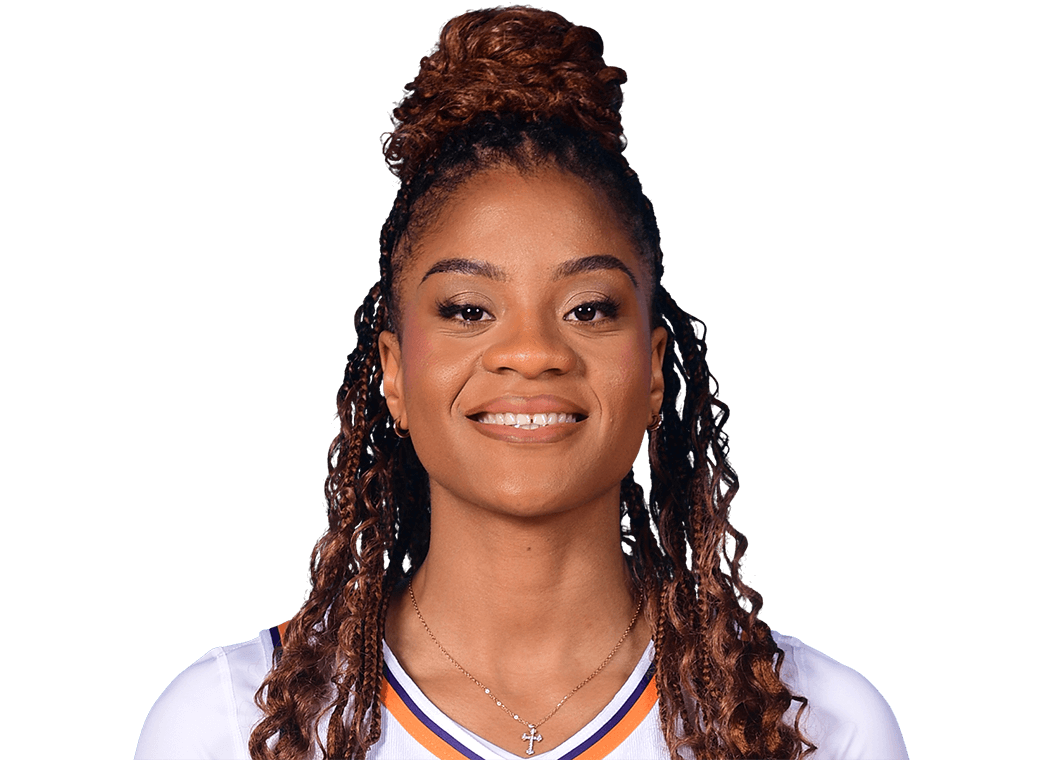 Monique Akoa Makani headshot
