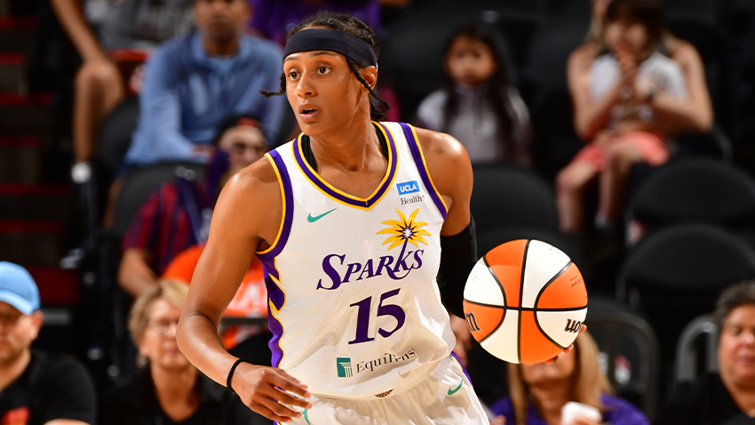 Chennedy Carter Stats, Height, Weight, Position, Draft Status and More