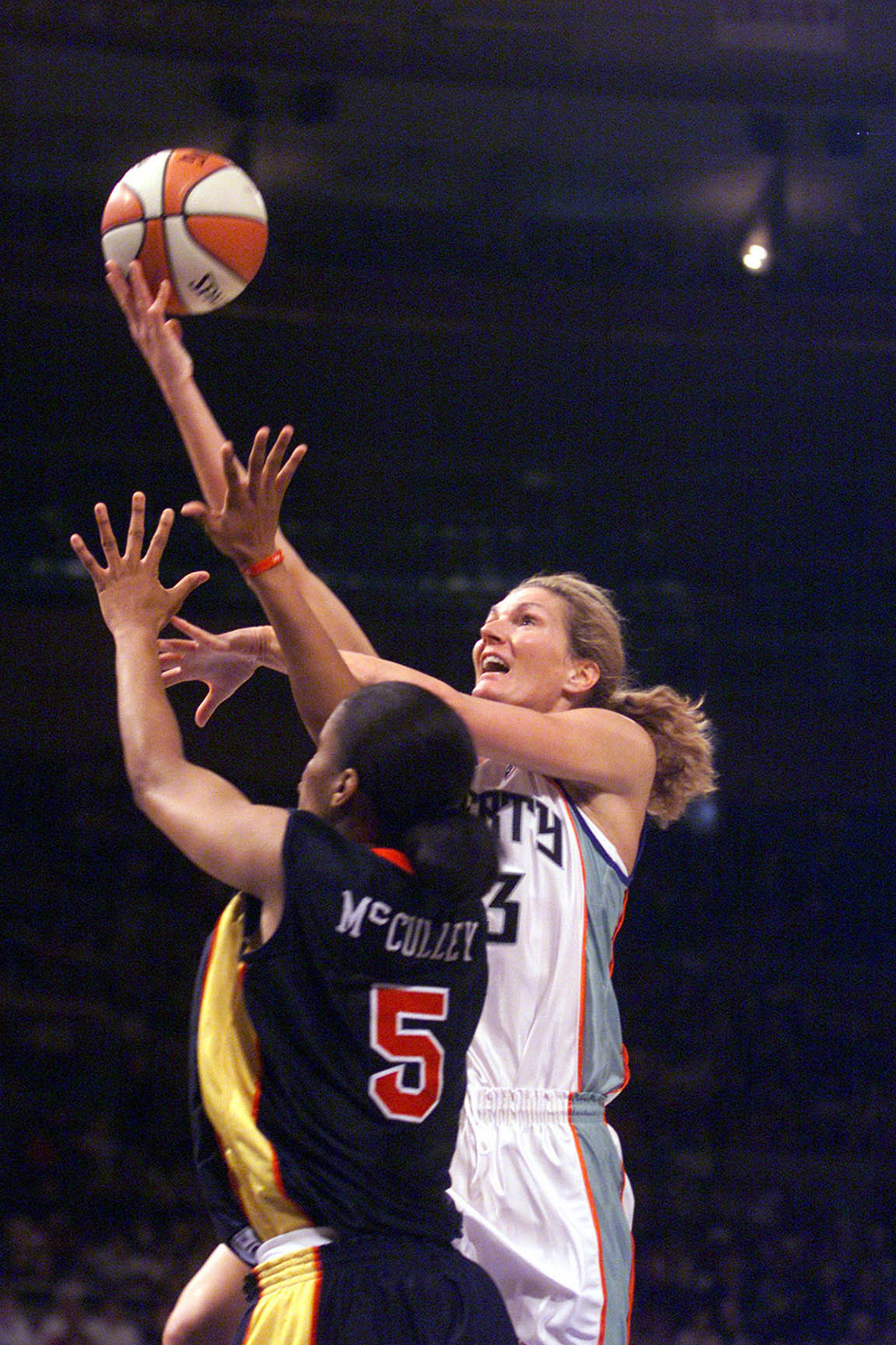 06/02/01 NY Liberty v. Madison Square Garden Liberty's Sue Wicks