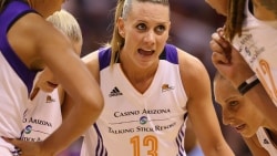 Phoenix Mercury Re-Signs Penny Taylor