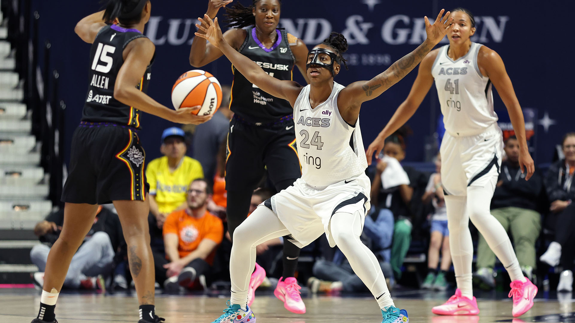 Las Vegas Aces v Connecticut Sun