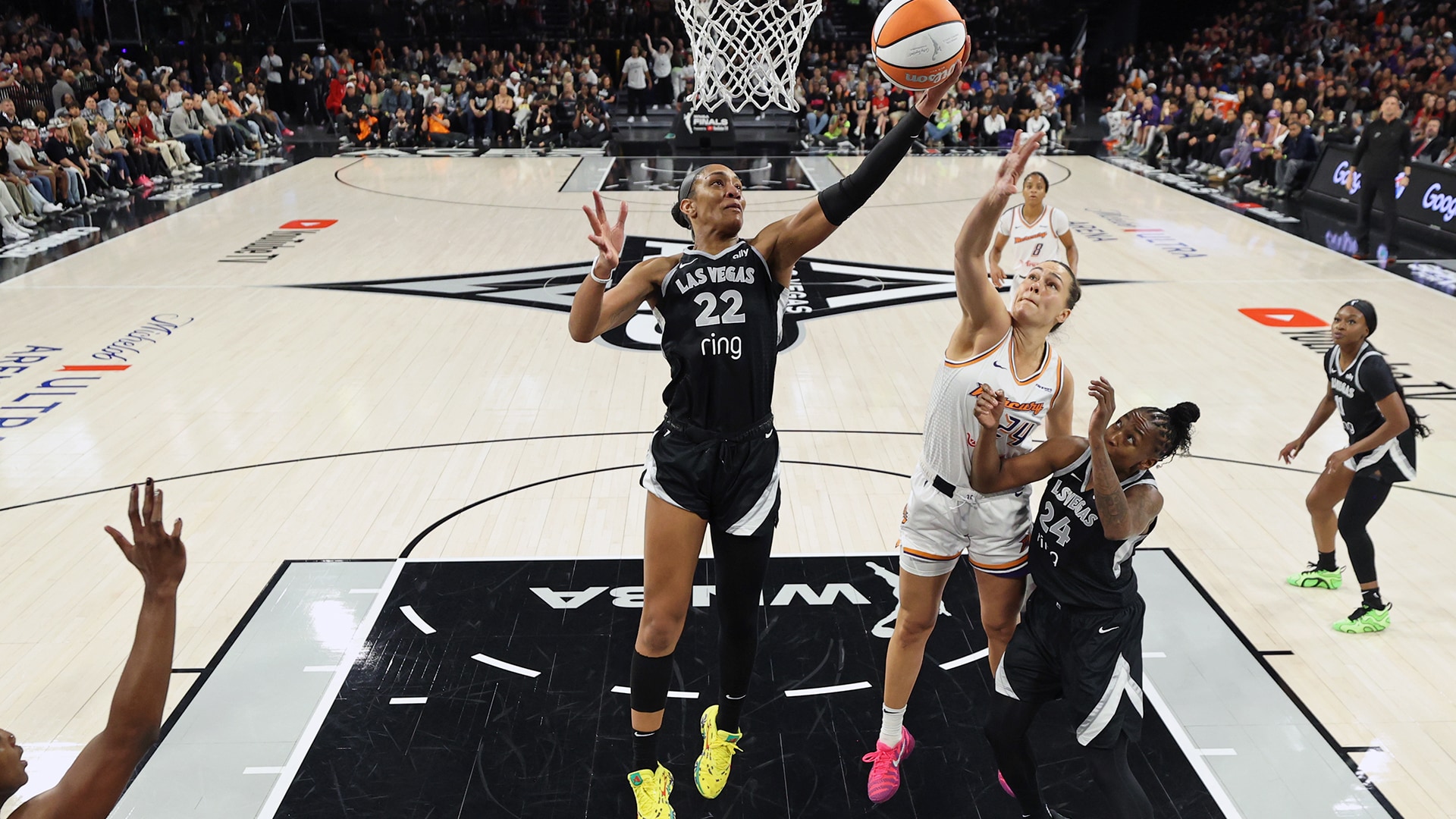 2025 WNBA Finals - Phoenix Mercury v Las Vegas Aces