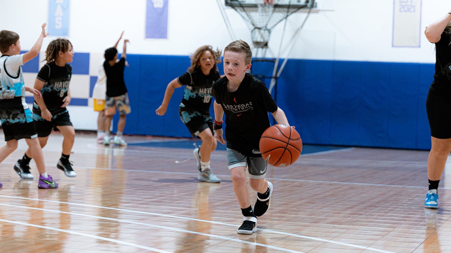 25.04.15_Community_Jr_WNBA_Community_Assist_Award_Presentation_-5227Jackie_Young_Chelsea_Gray_BUCKET$_