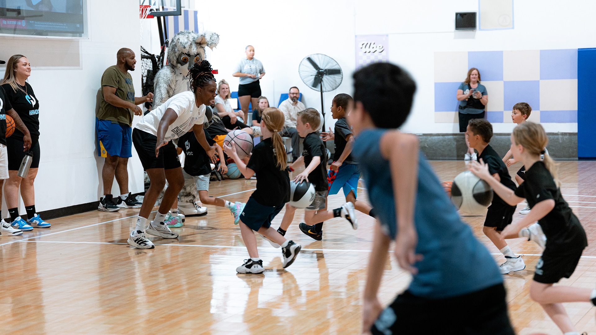 Gallery: Jr. WNBA Community Coach of the Year (4/14/2025)