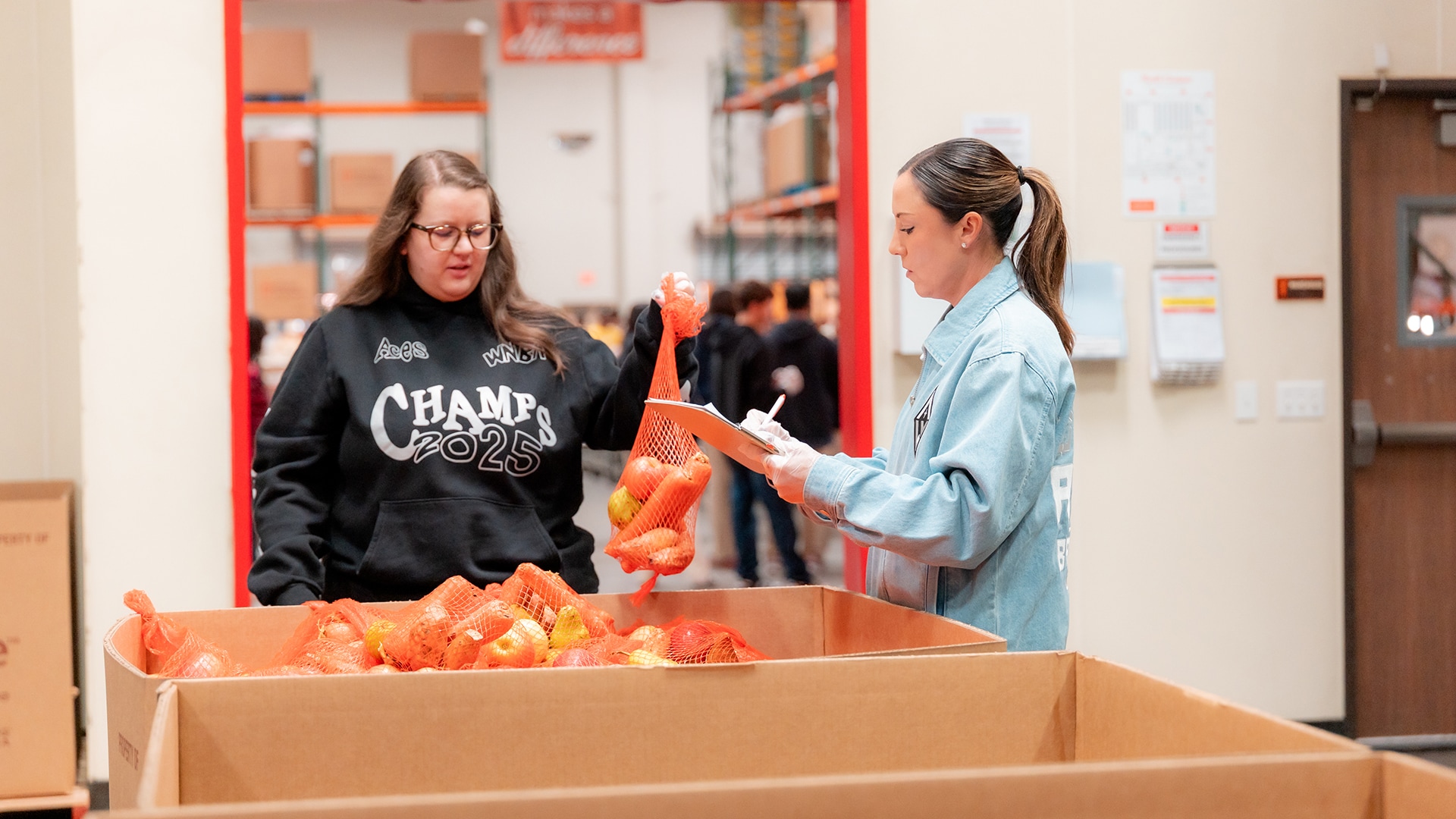 Aces Volunteer at Three Square Food Bank (11/17/2025)