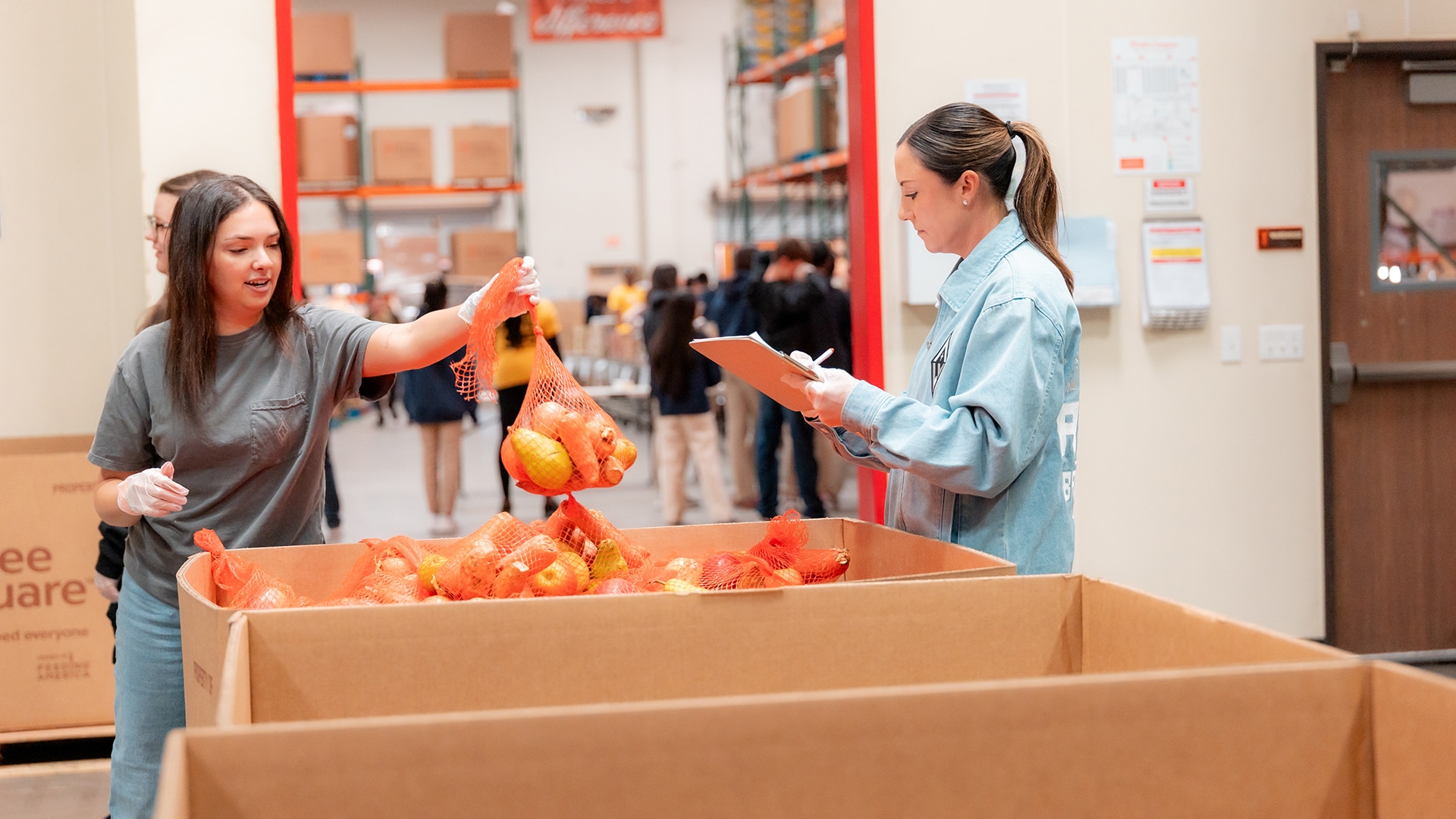 Aces Volunteer at Three Square Food Bank (11/17/2025)