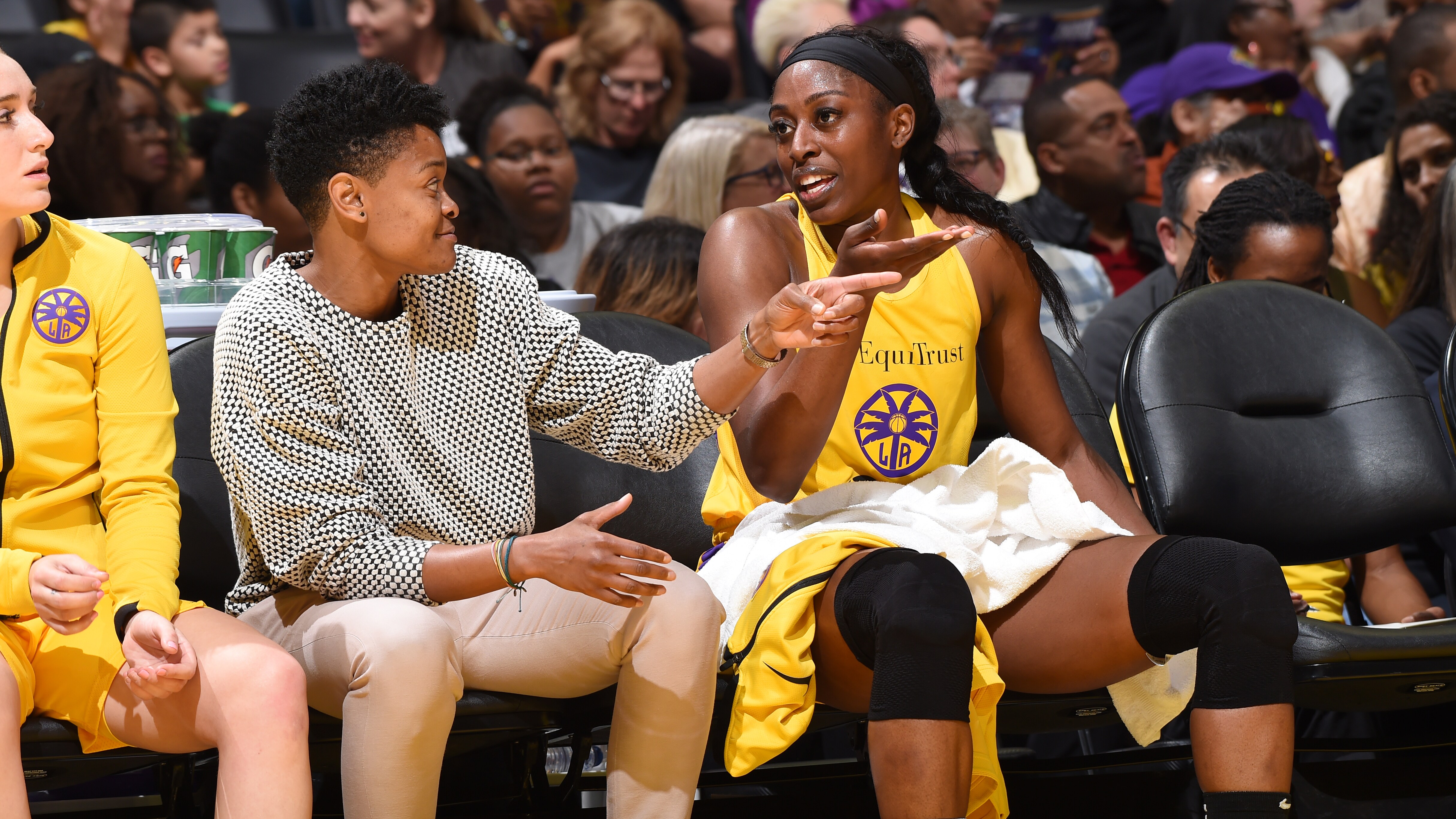 Chiney Ogwumike with 19 Points vs. Indiana Fever