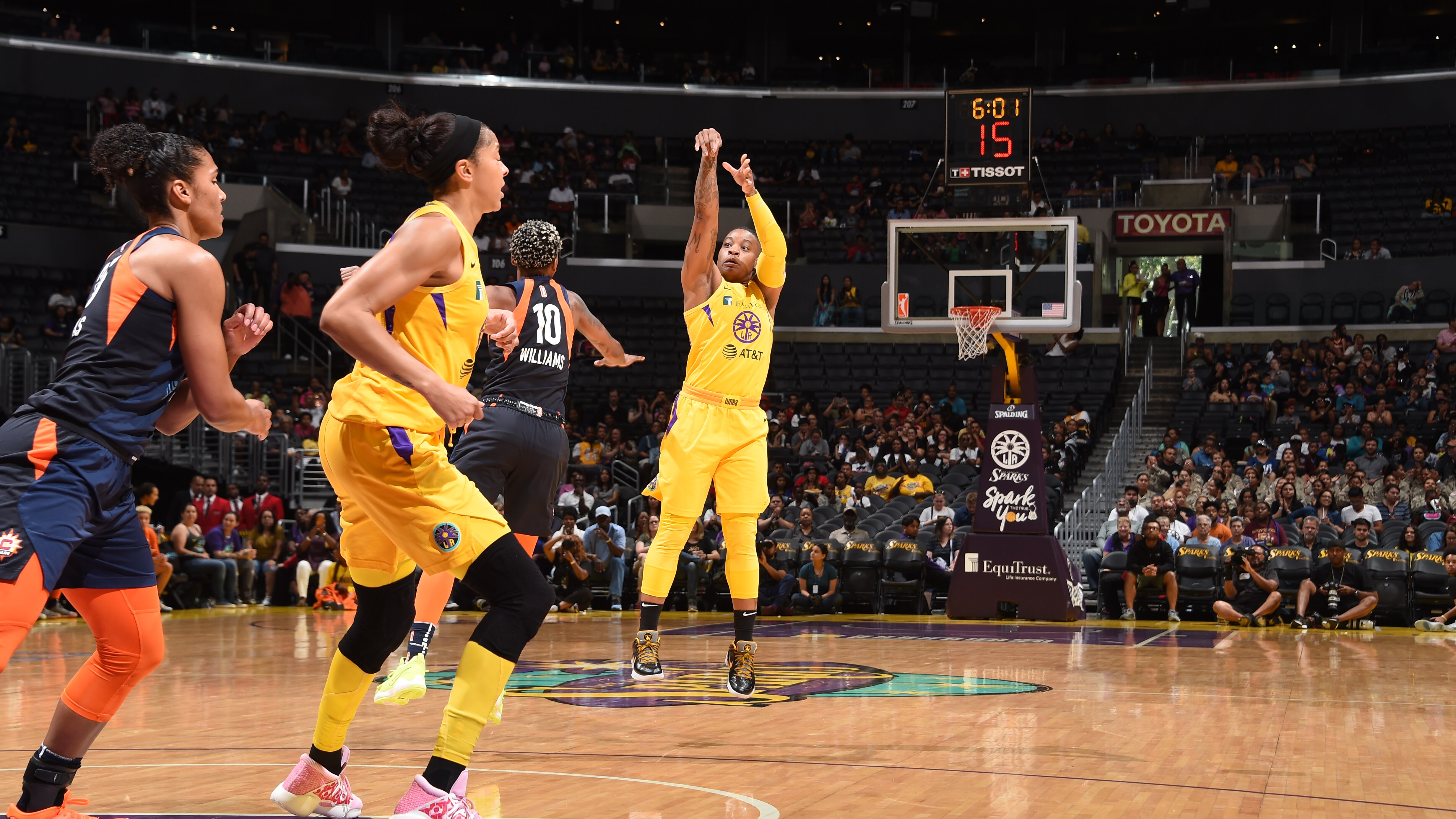 Riquna Williams with 21 Points vs. Connecticut Sun