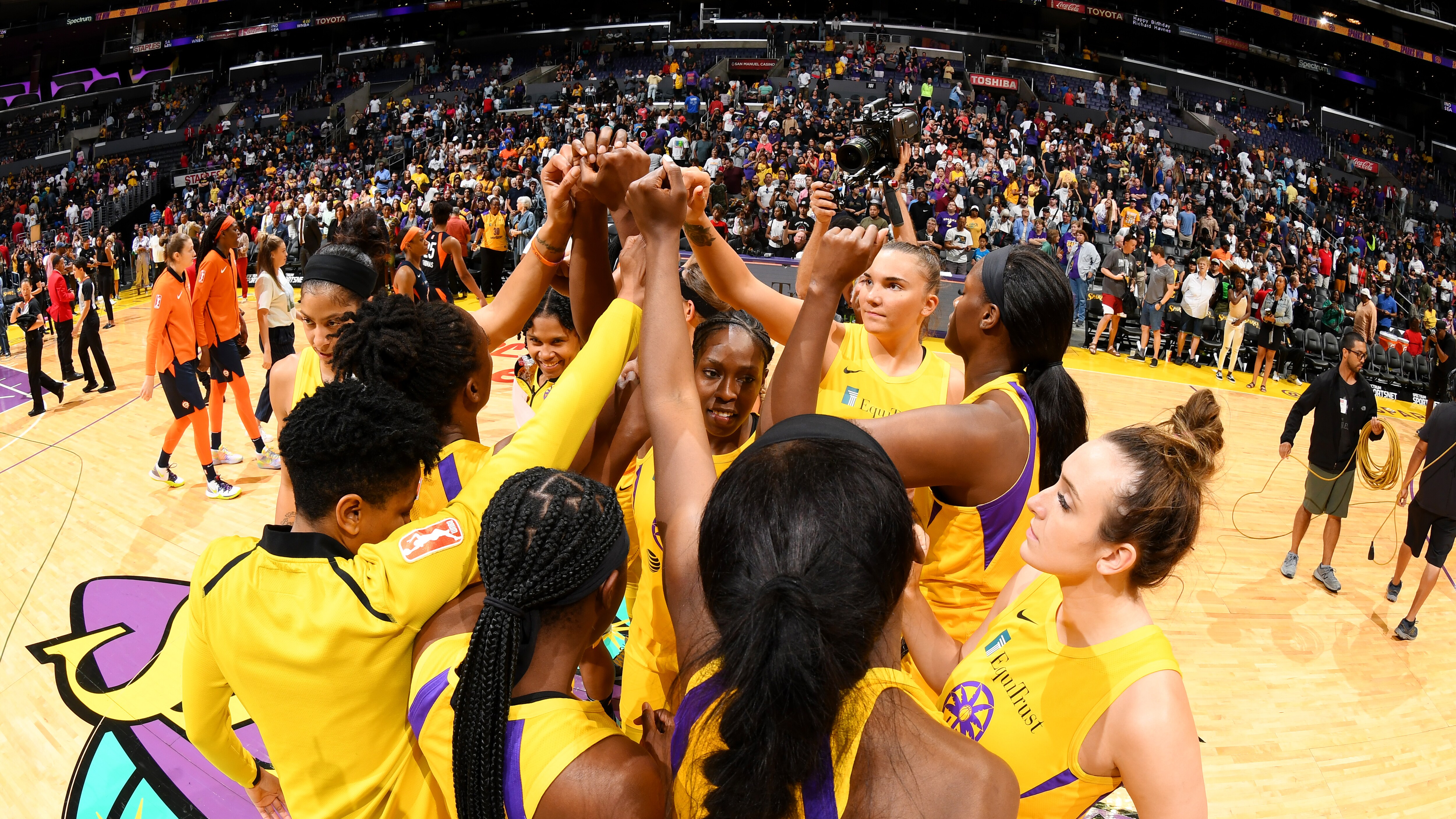Los Angeles Sparks vs. Connecticut Sun - Game Highlights
