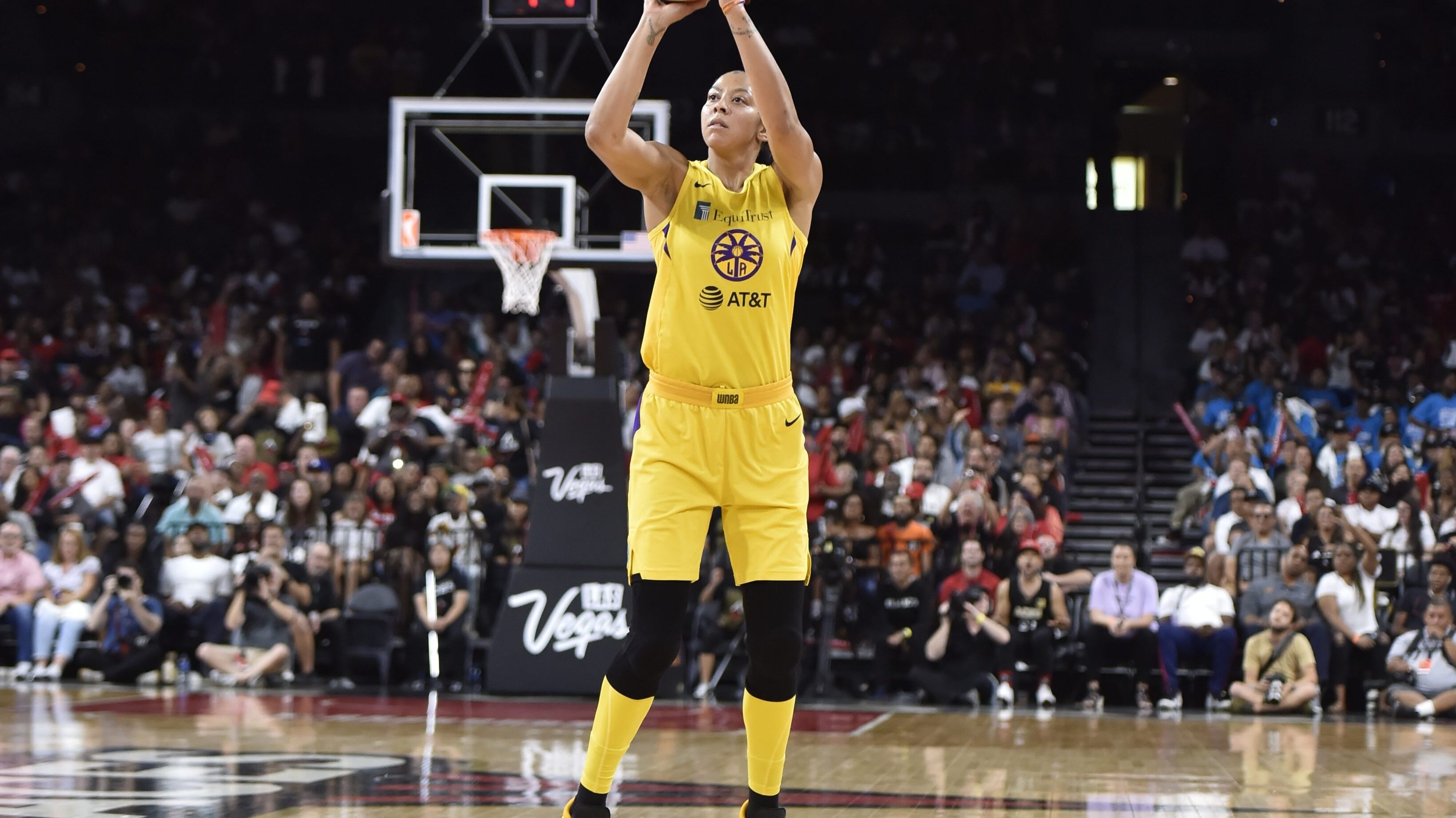 Candace Parker with 17 Points vs. Las Vegas Aces