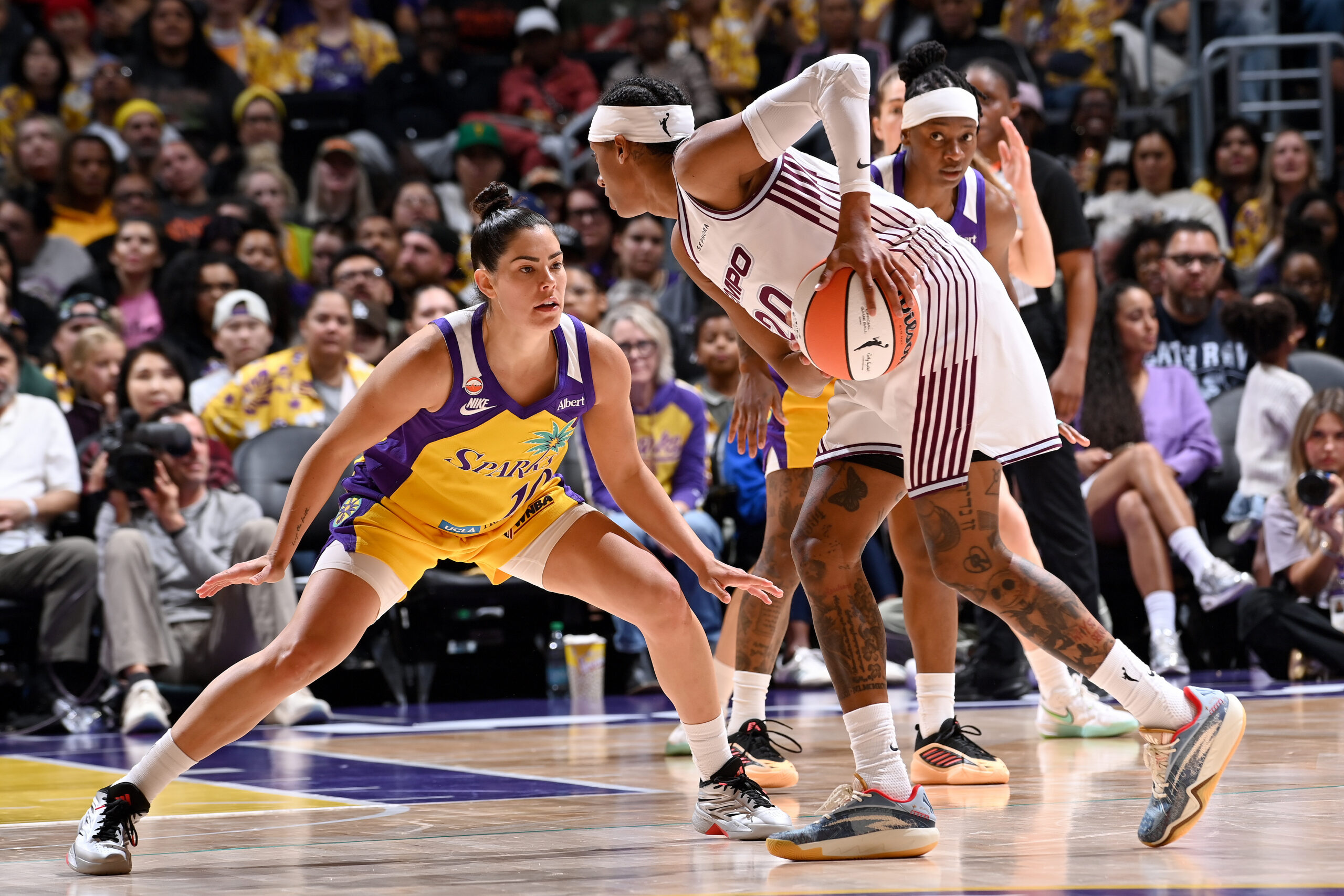 Sparks Tumble to Tempo Despite Humming Offense