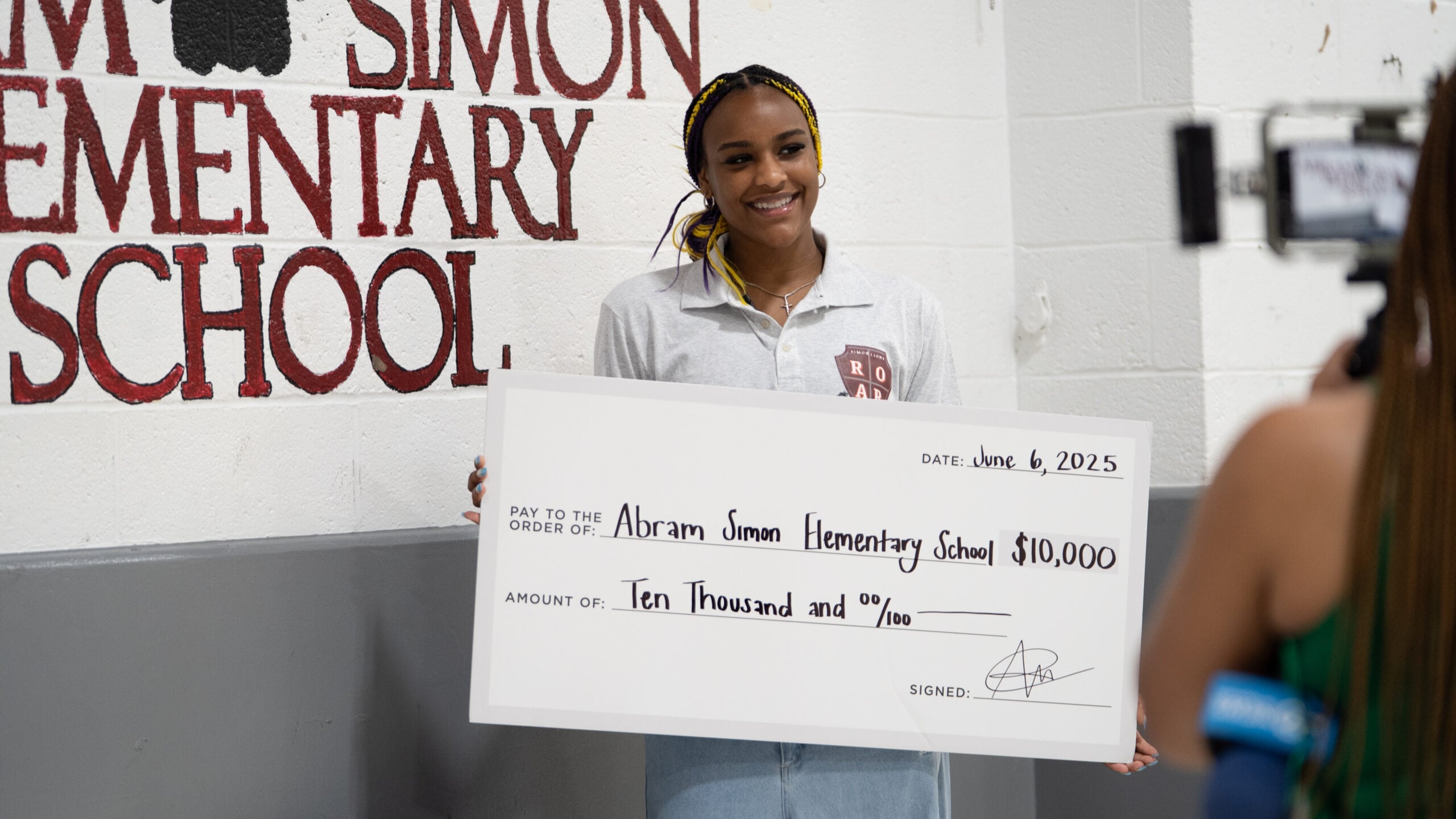 Aaliyah Edwards Makes Special Visit to Simon Elementary