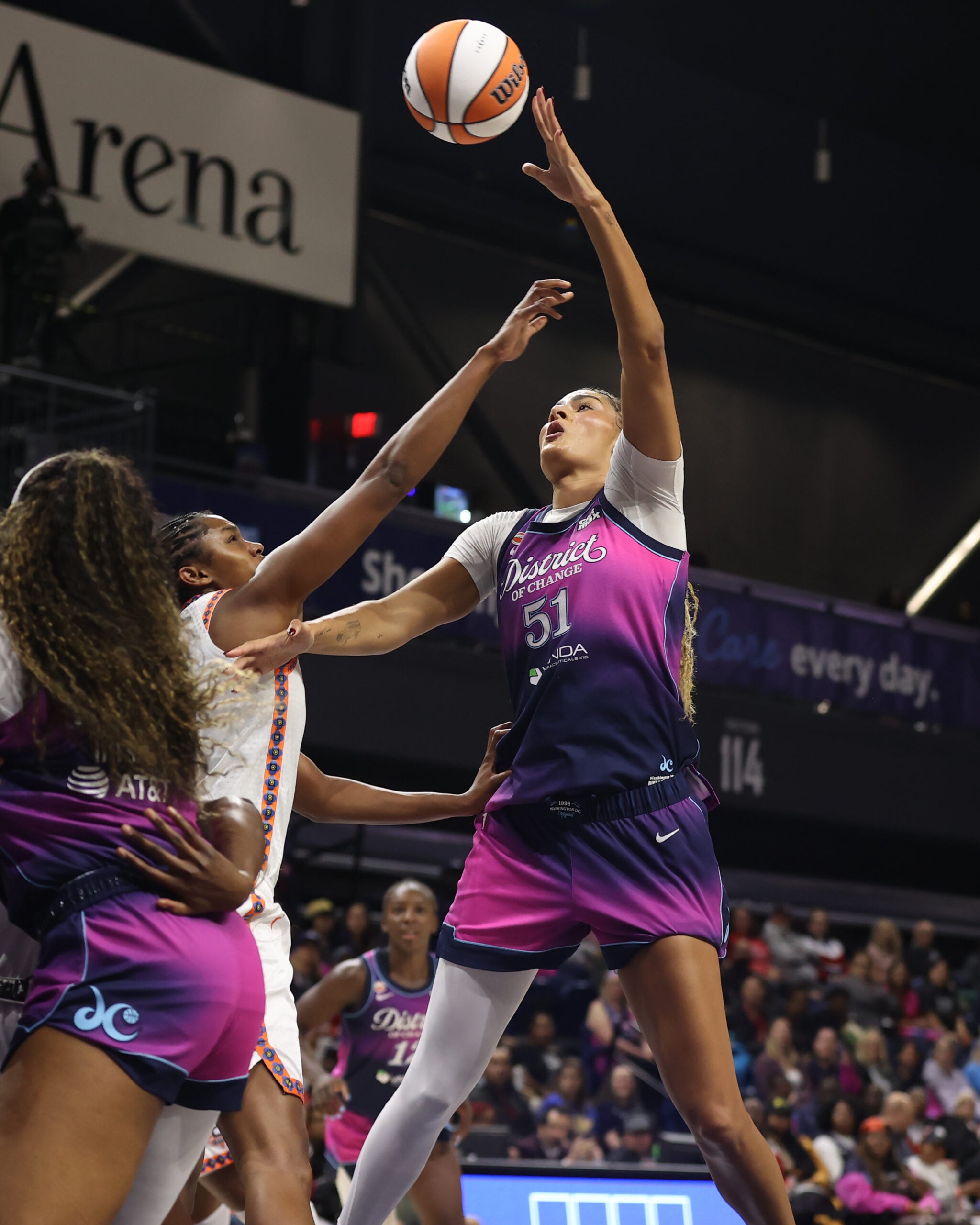 Connecticut Sun v Washington Mystics