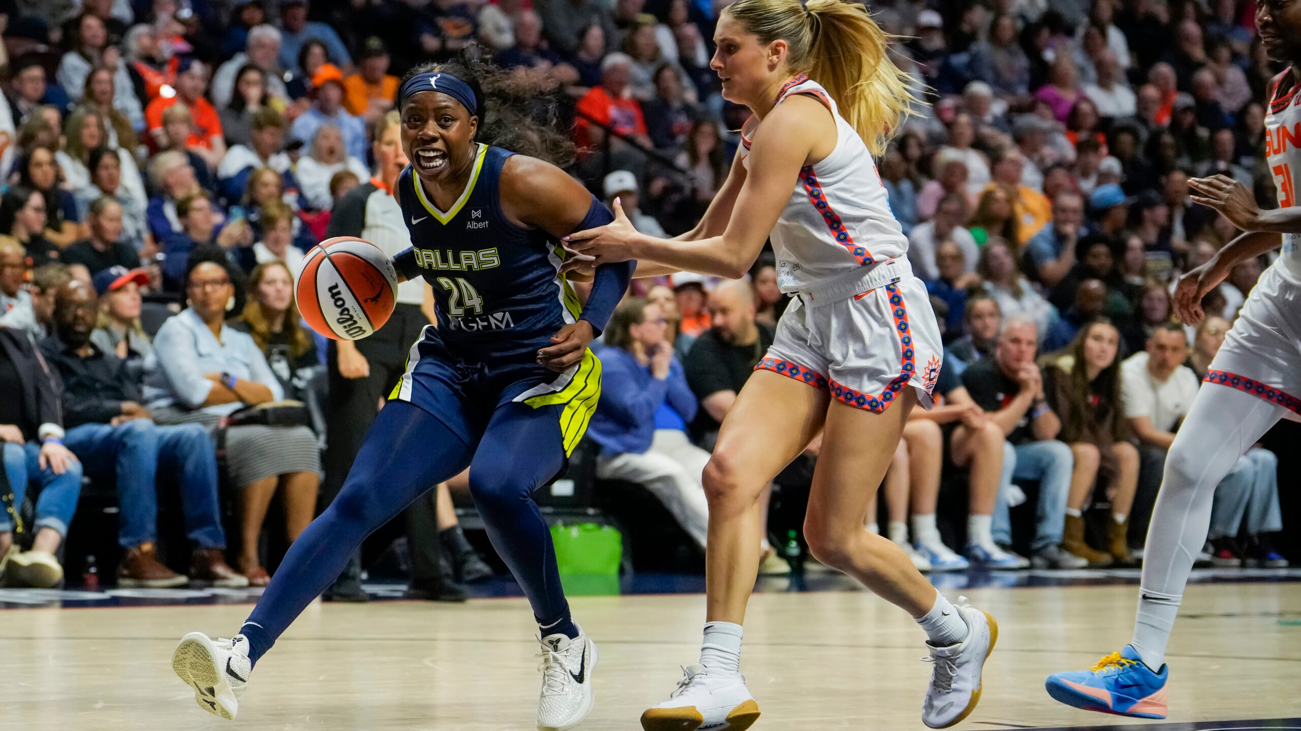 Connecticut Hosts Dallas on Friday Night