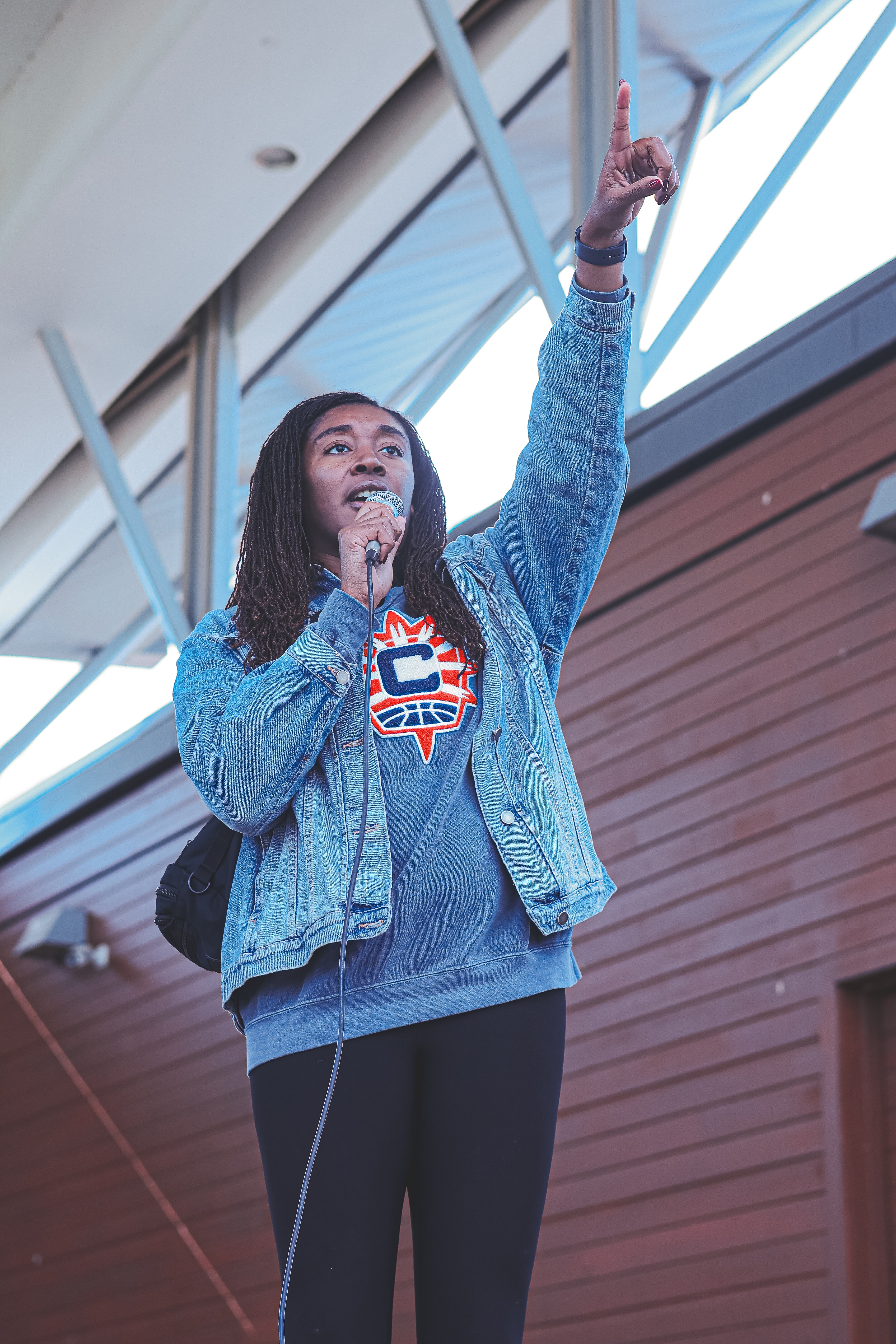 6c8f7bde-7b64-40c9-9361-2250f17f702fBY2A4619