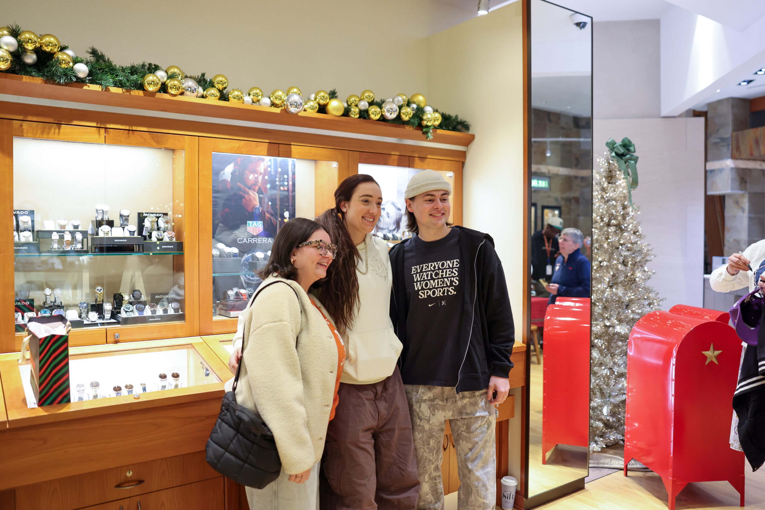 Lux Bond and Green Holiday Meet and Greet