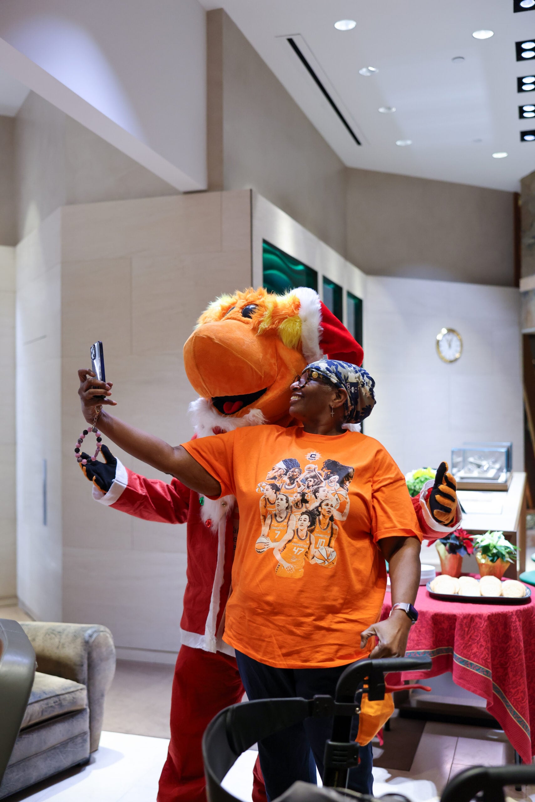 Lux Bond and Green Holiday Meet and Greet