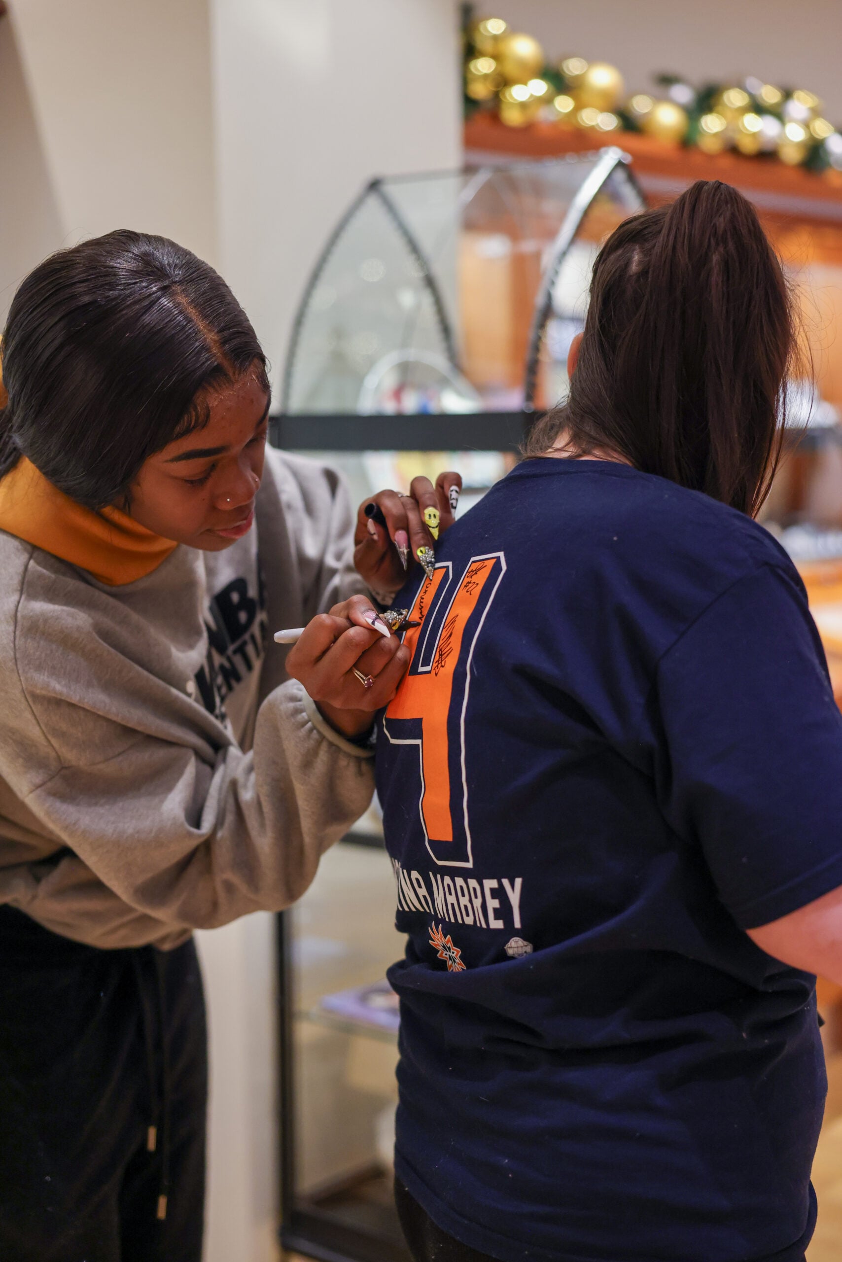 Lux Bond and Green Holiday Meet and Greet