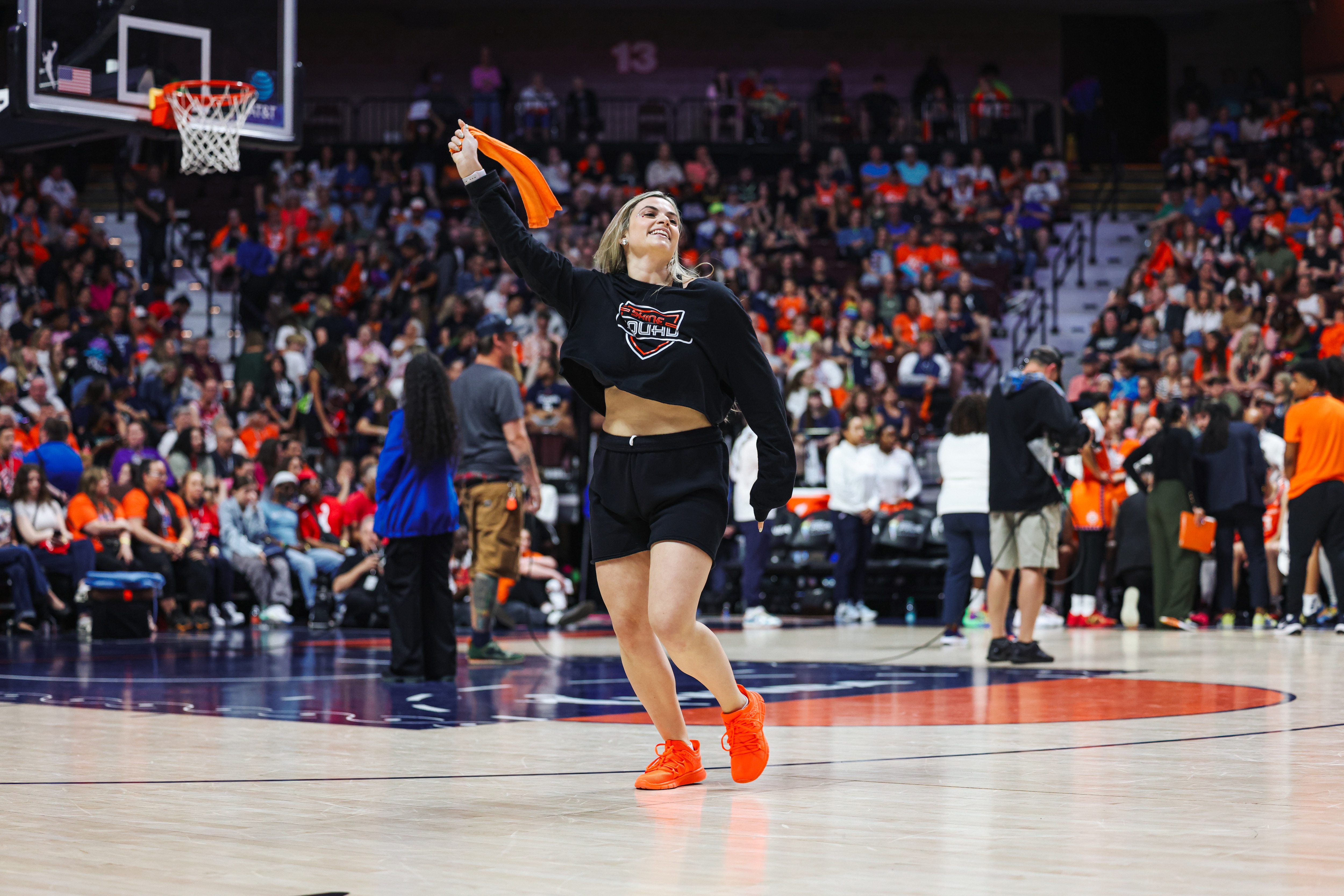 3ac96de1-2b90-40c8-8a2b-ea8528f8ede4DallasvsSun_Hemans-202