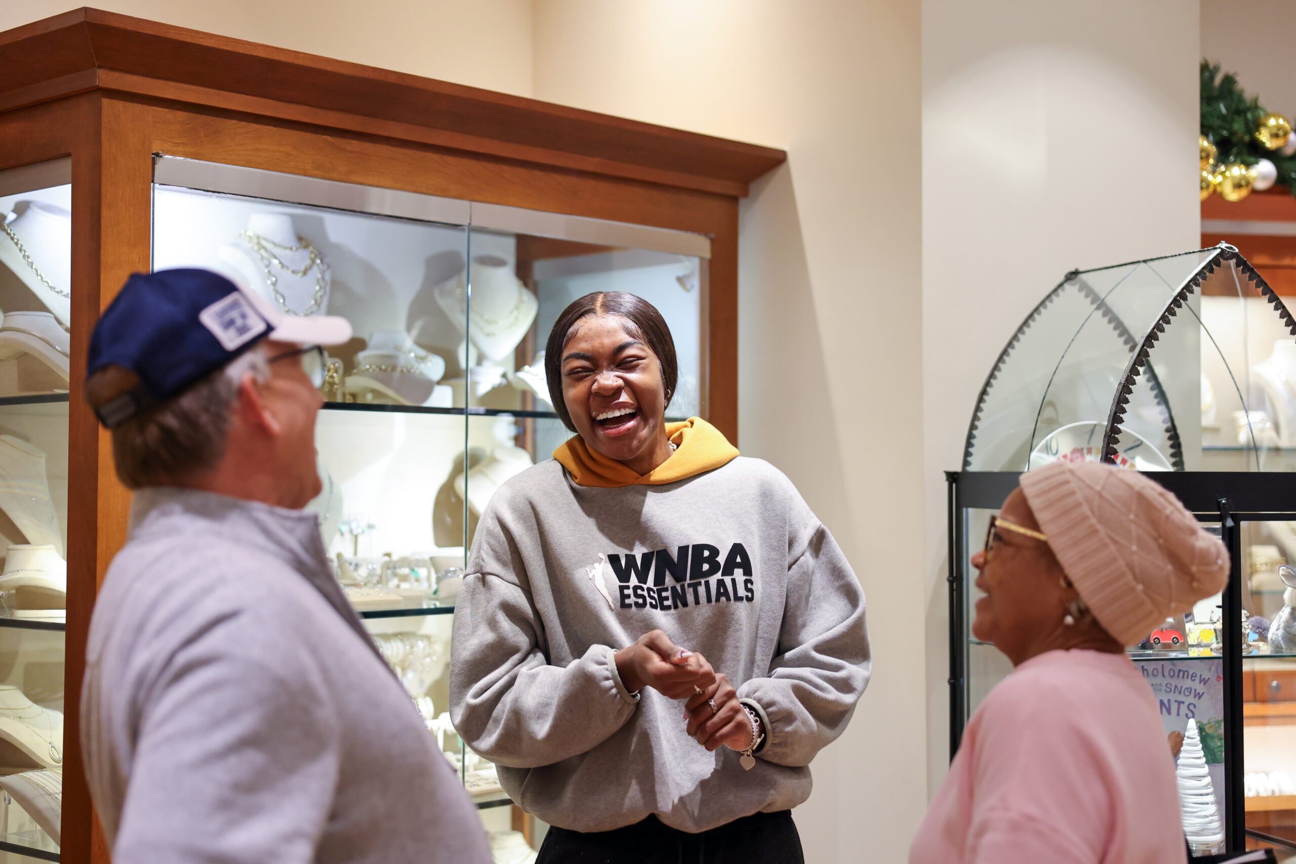 Lux Bond and Green Holiday Meet and Greet