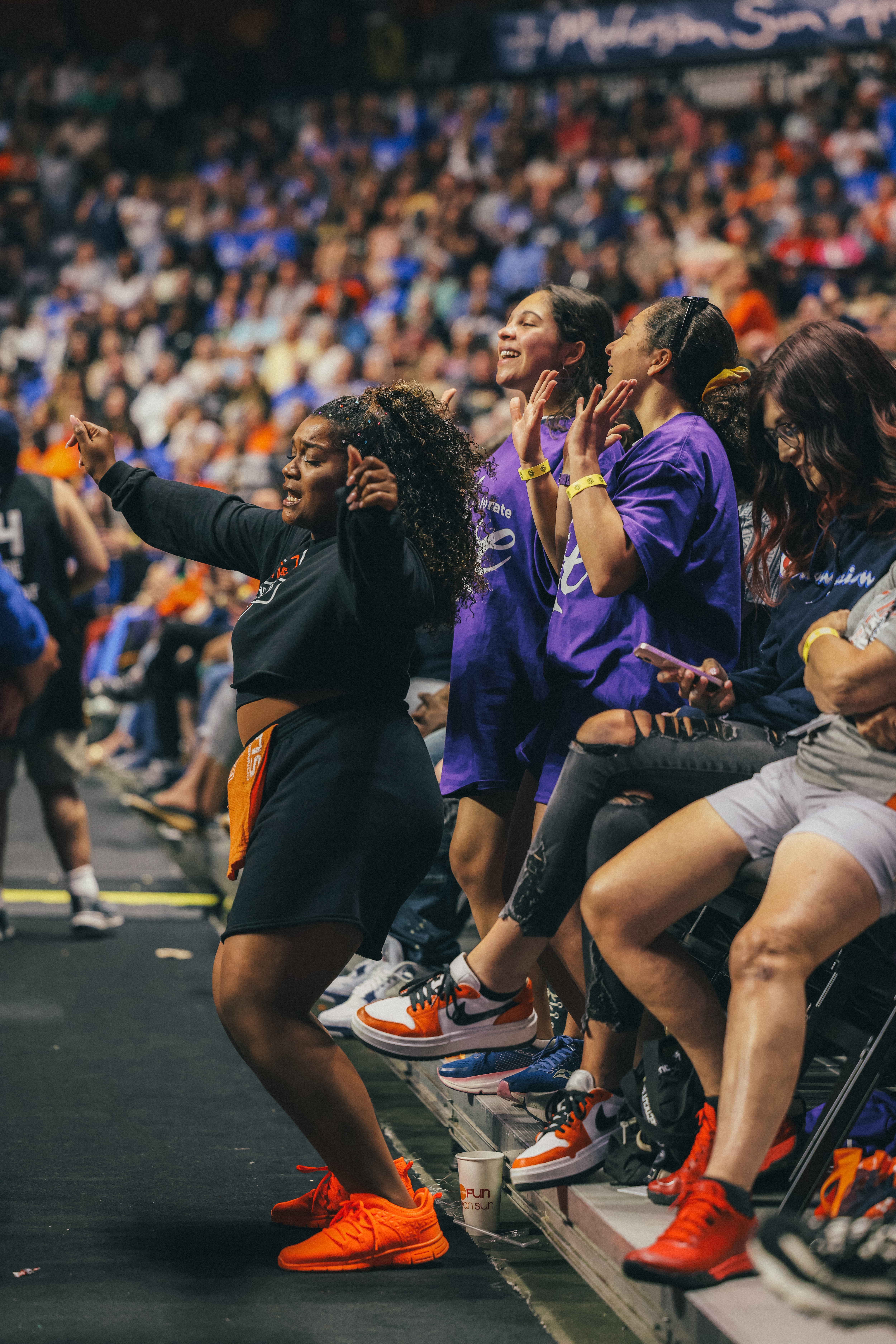 9e3cb90b-91d2-437e-abdc-e4f0549ab633DallasvsSun_Hemans-182