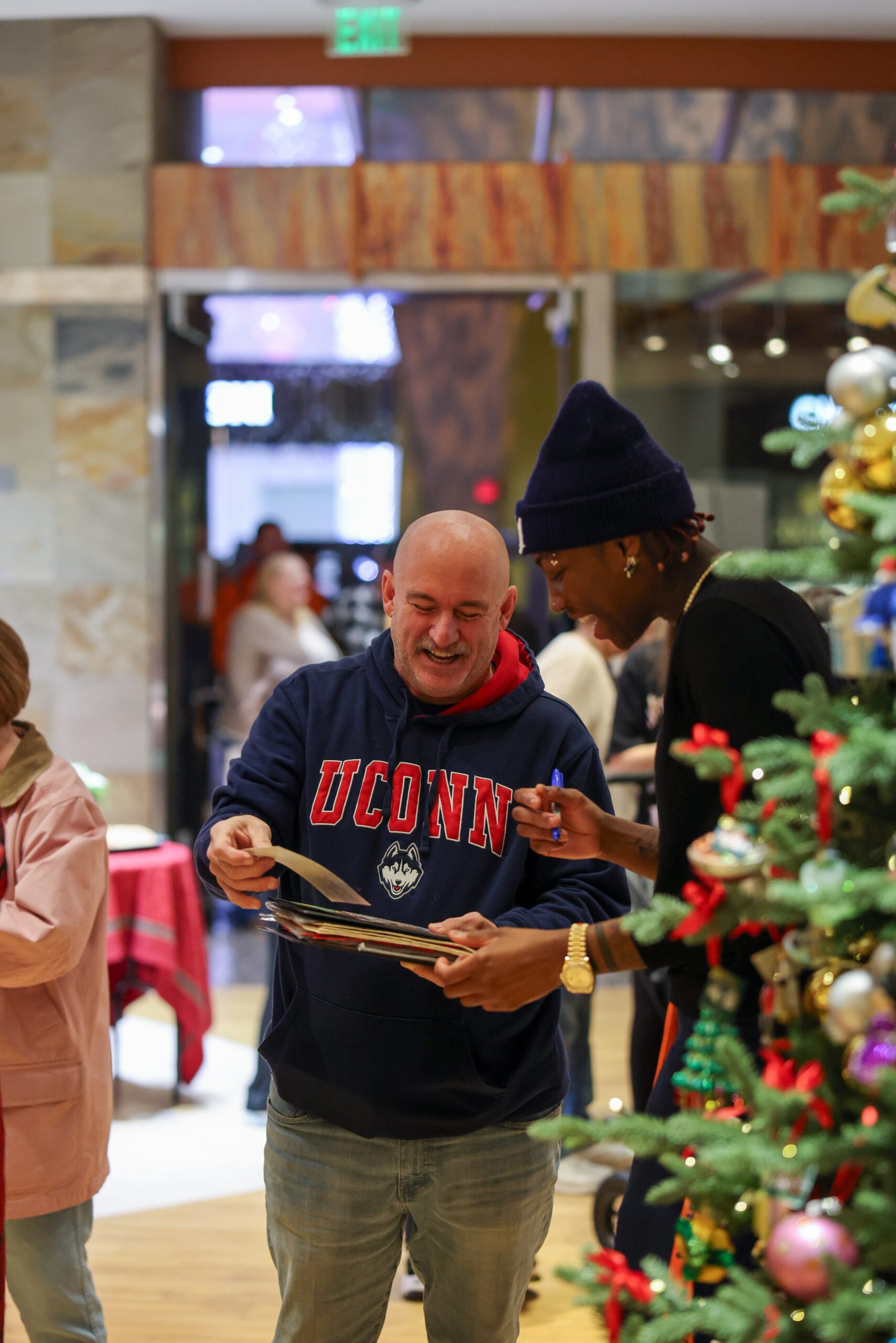 Lux Bond and Green Holiday Meet and Greet