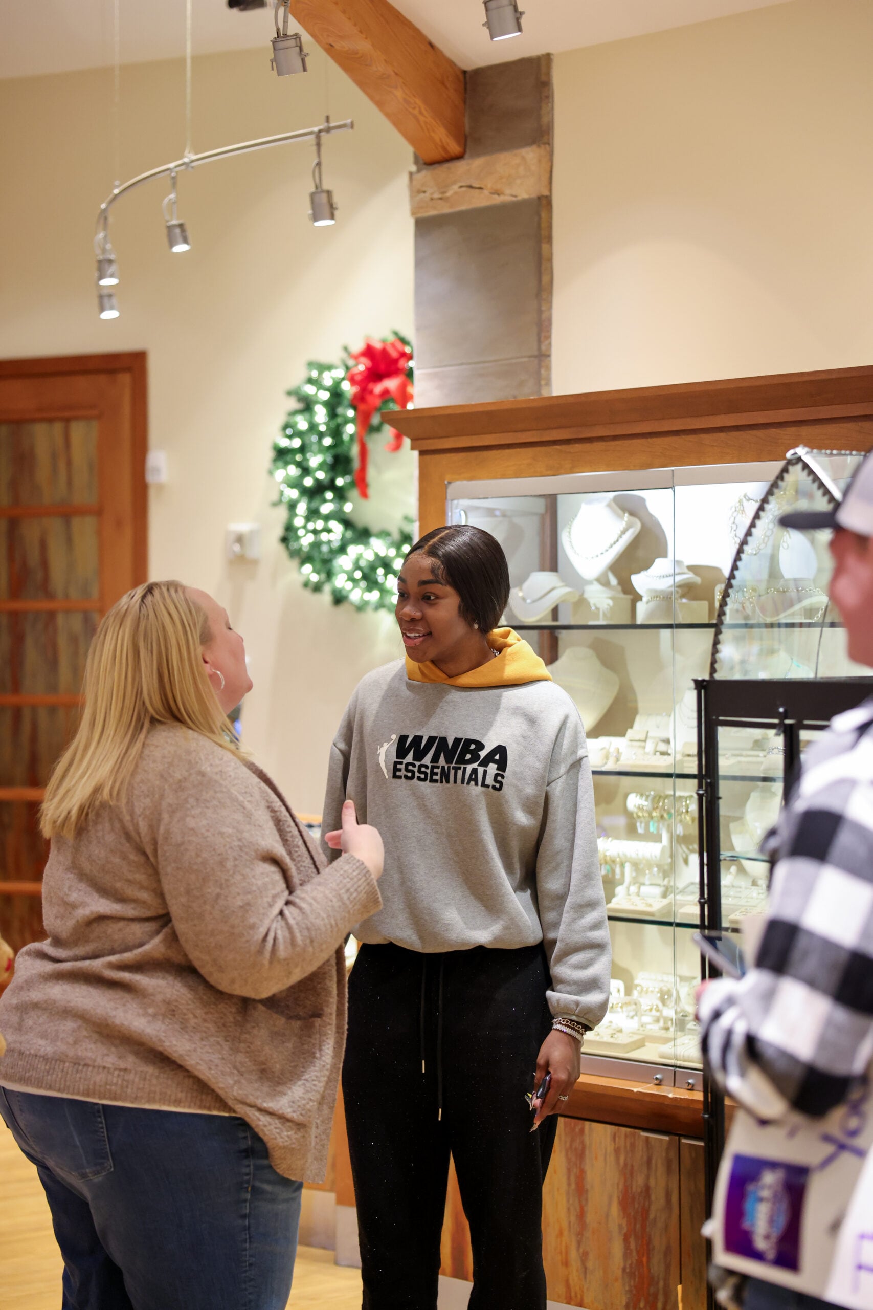 Lux Bond and Green Holiday Meet and Greet