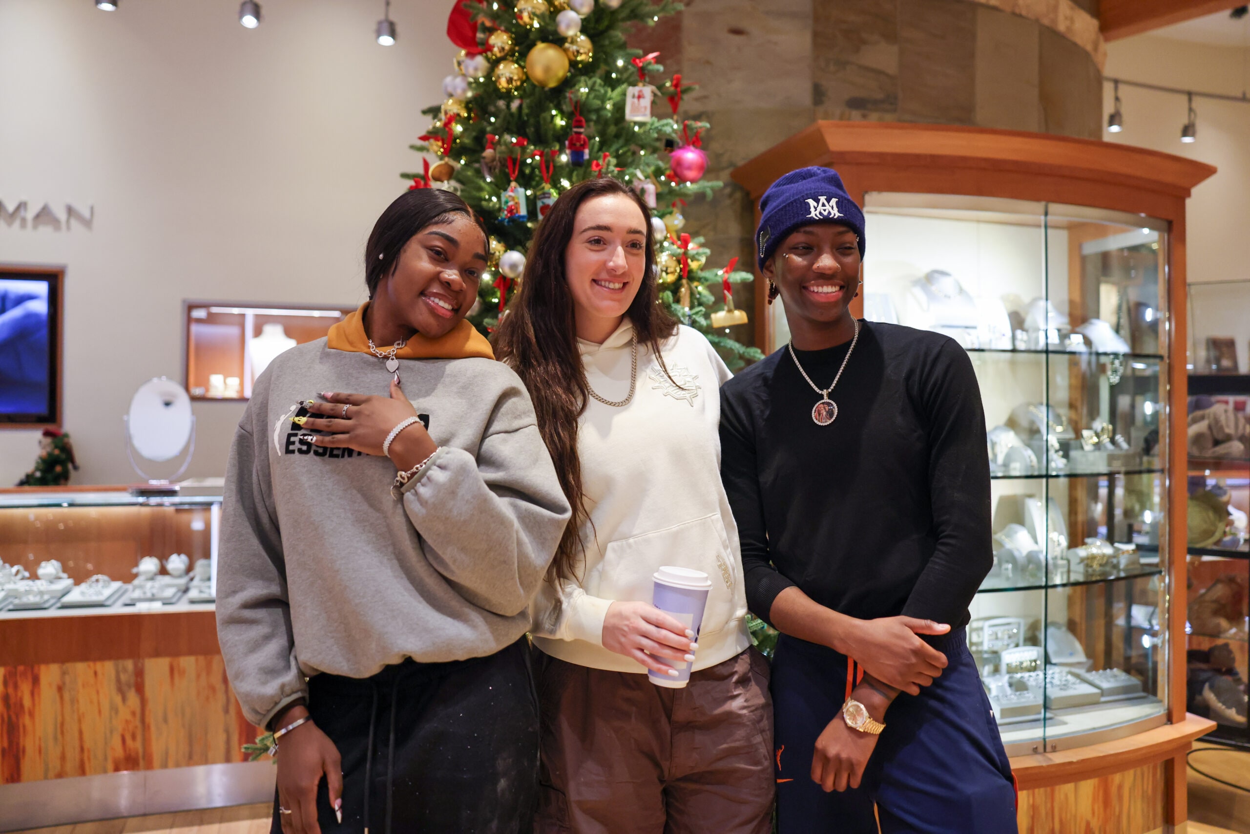 Lux Bond and Green Holiday Meet and Greet