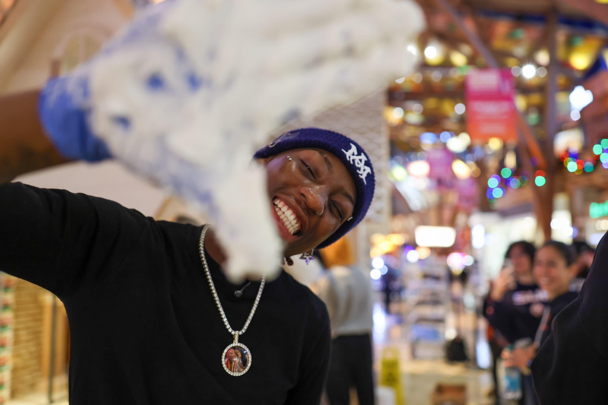 Mohegan Sun Gingerbread House Decorating