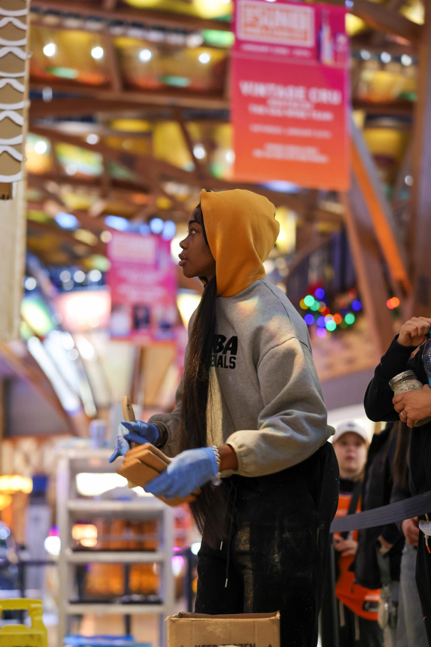 Mohegan Sun Gingerbread House Decorating