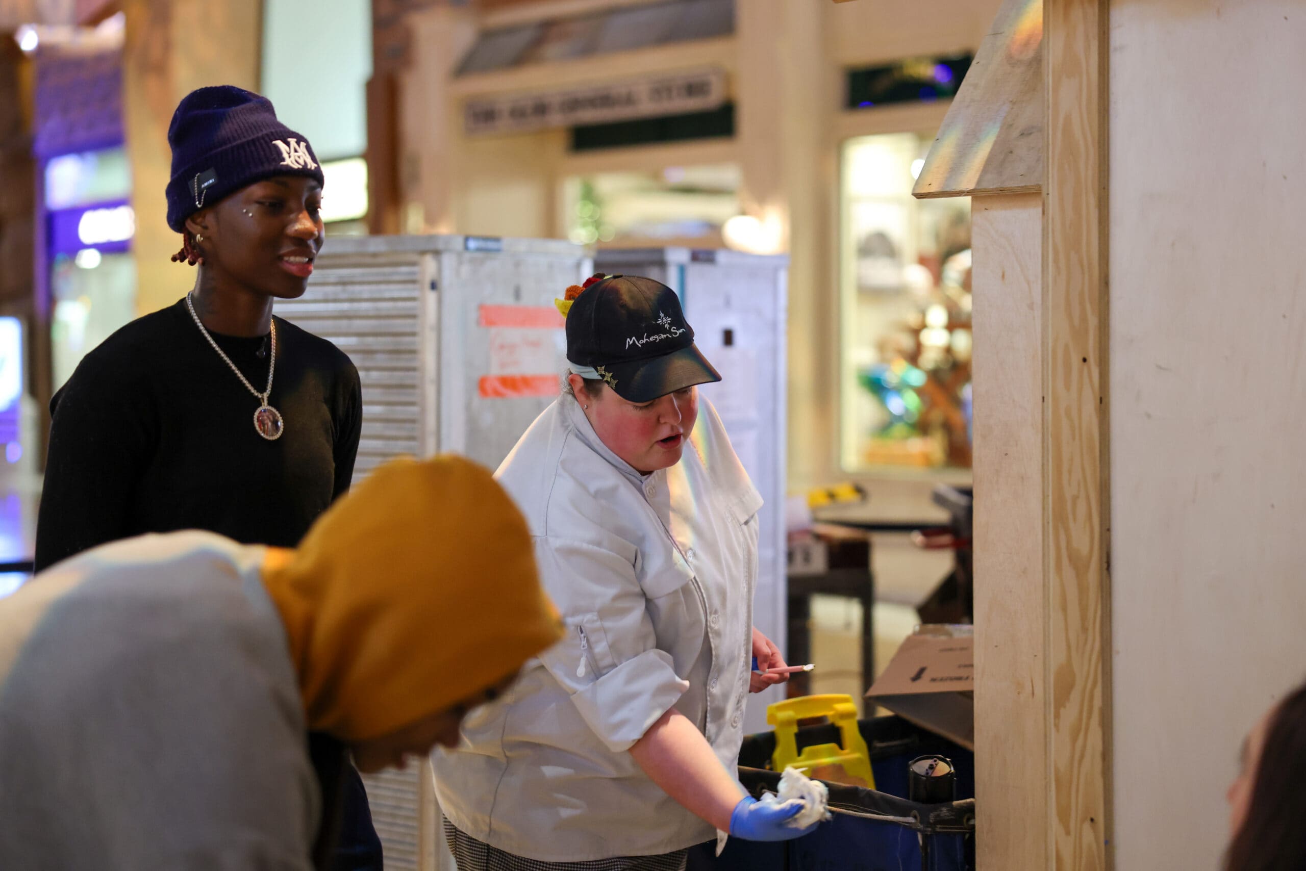 Mohegan Sun Gingerbread House Decorating