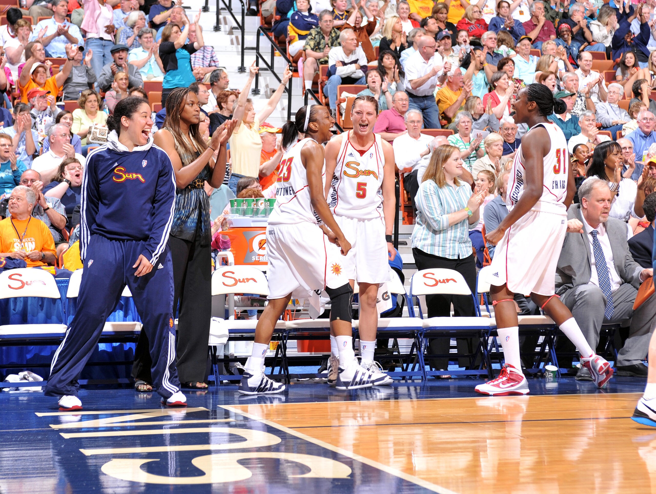 Washington Mystics v Connecticut Sun