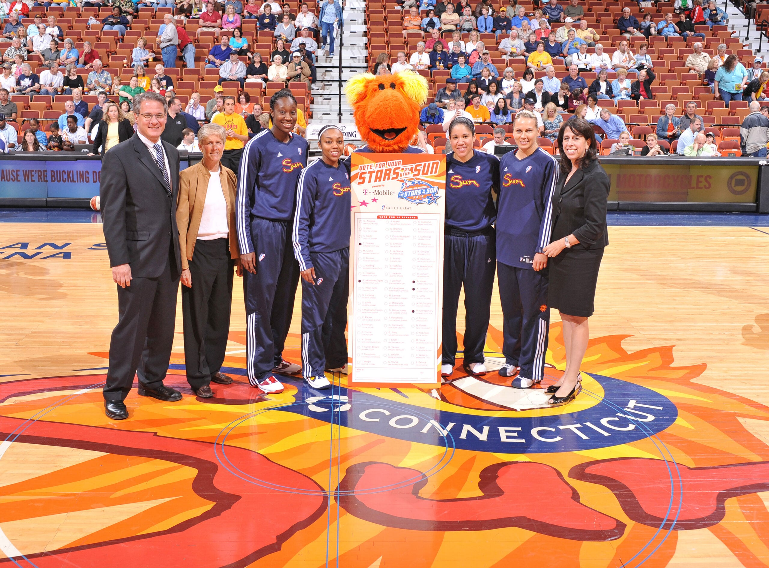 Washington Mystics v Connecticut Sun