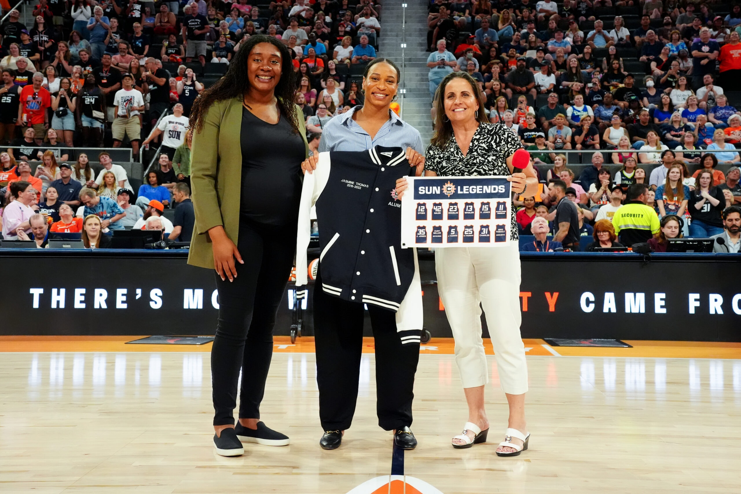 Dallas Wings v Connecticut Sun
