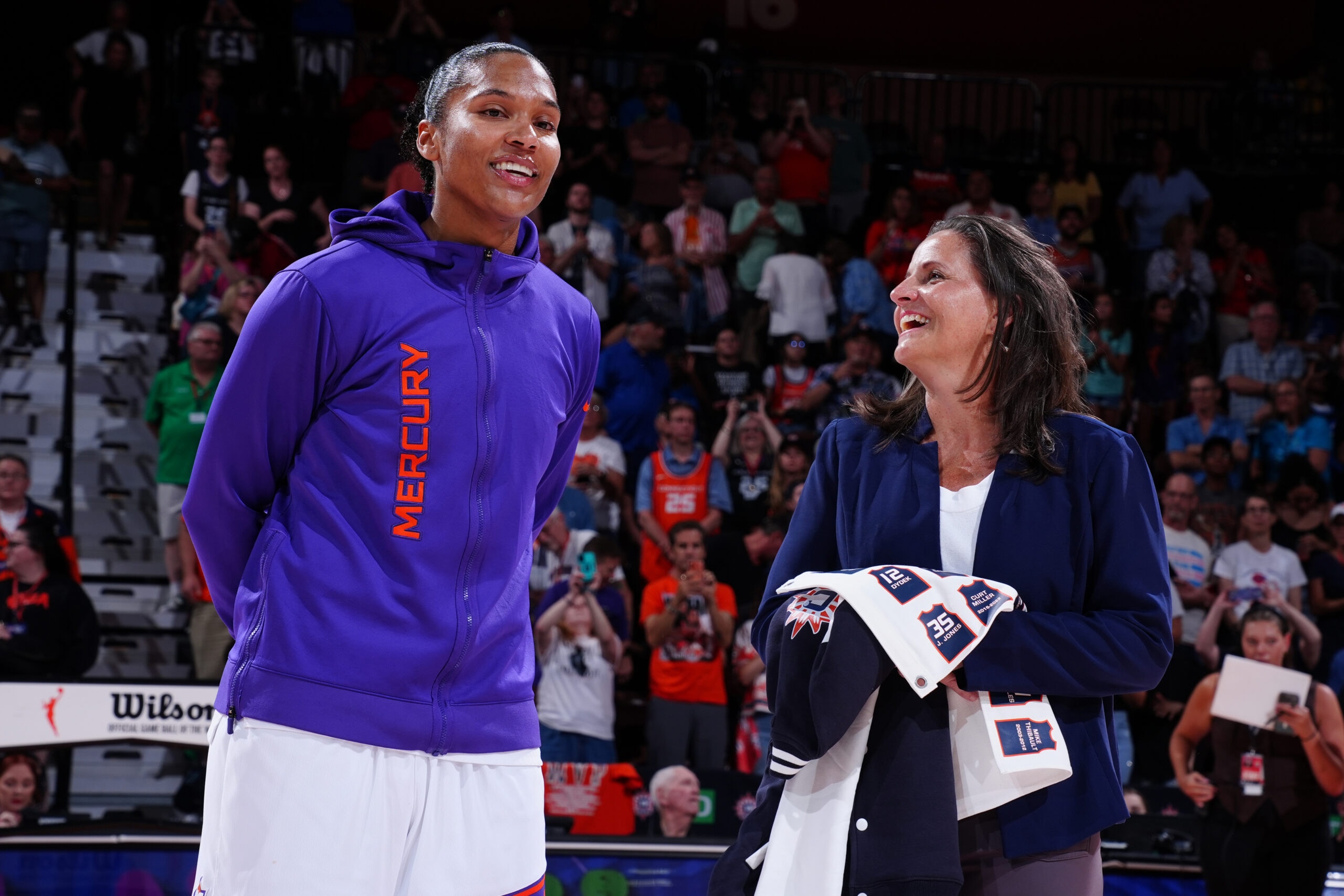 Phoenix Mercury v Connecticut Sun