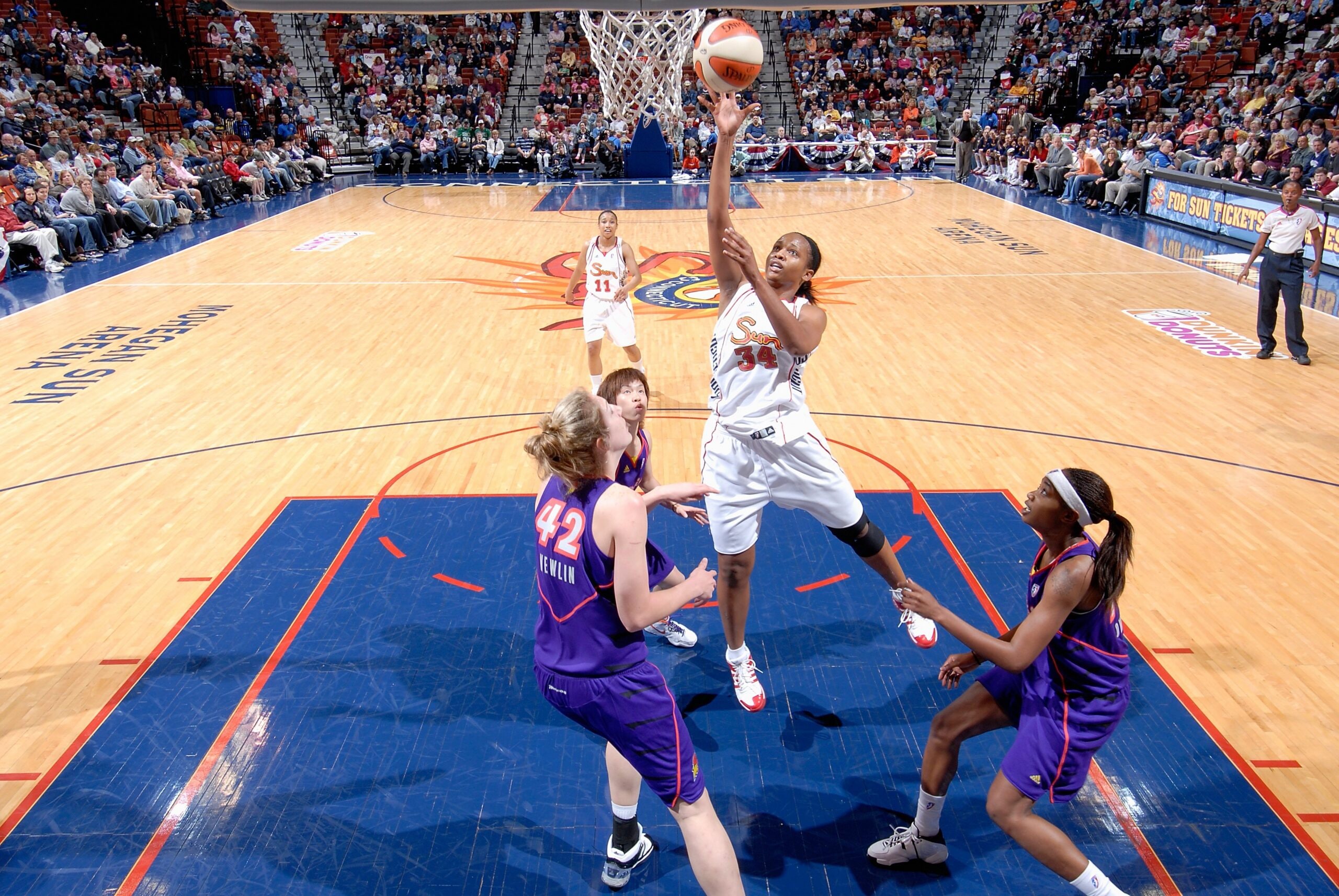 Phoenix Mercury v Connecticut Sun