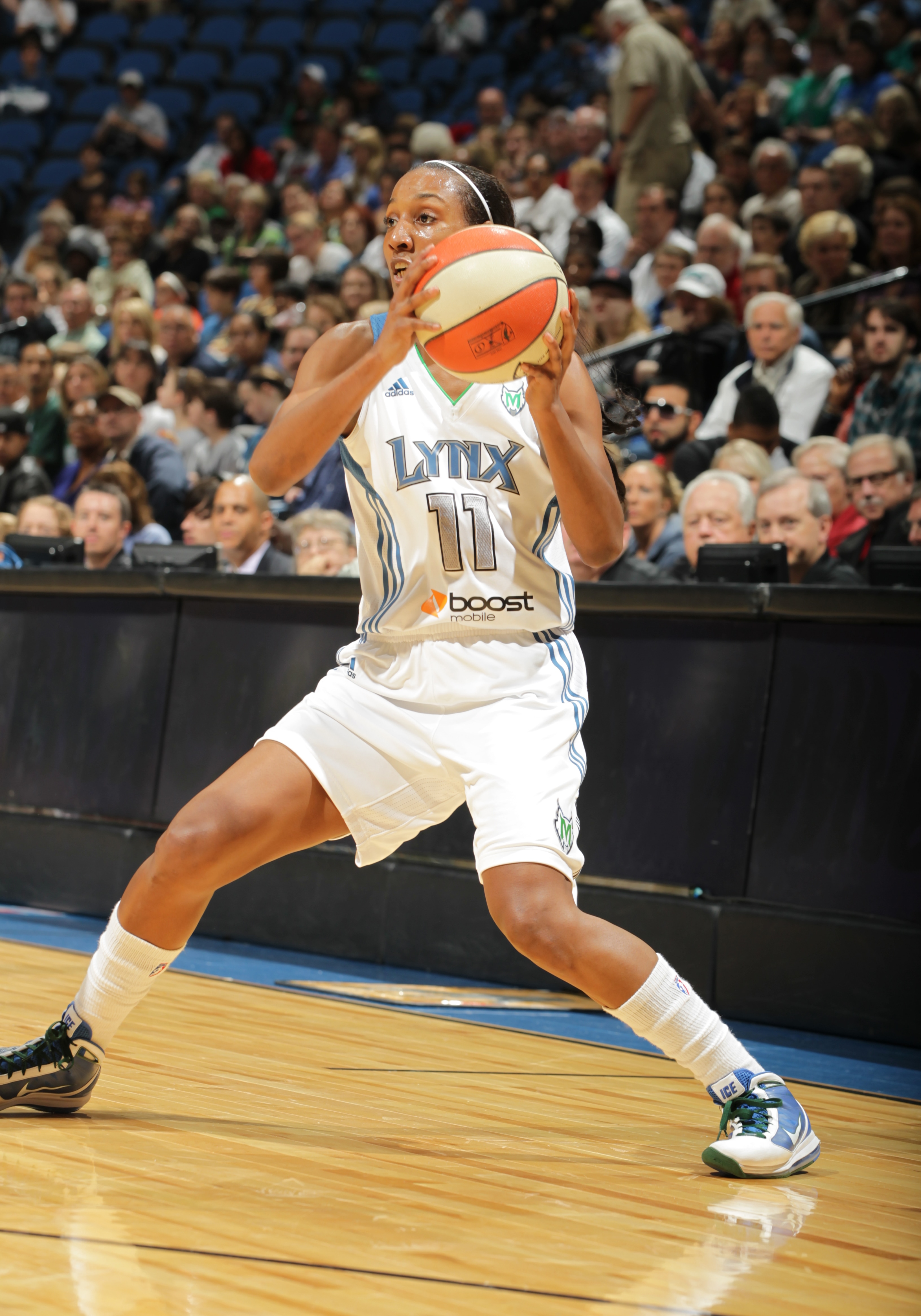 2012's Home-Opener: Lynx guard Candice Wiggins came off the bench to score 11 points, including going 3-of-5 from beyond the arc.