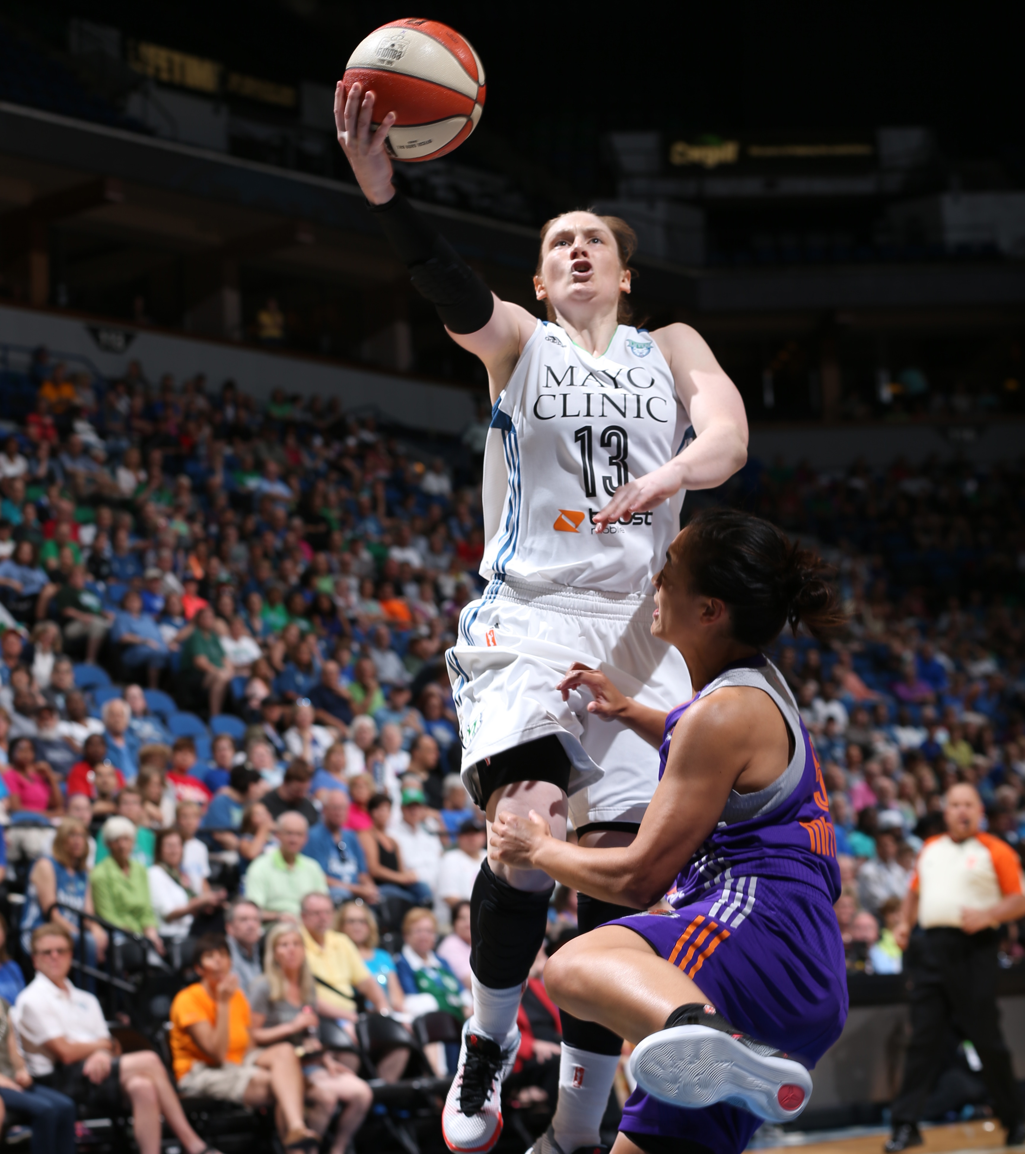 After struggling the last few games, Lynx guard Lindsay Whalen had a great game against Phoenix, scoring 21 points while adding four rebounds and three assists.