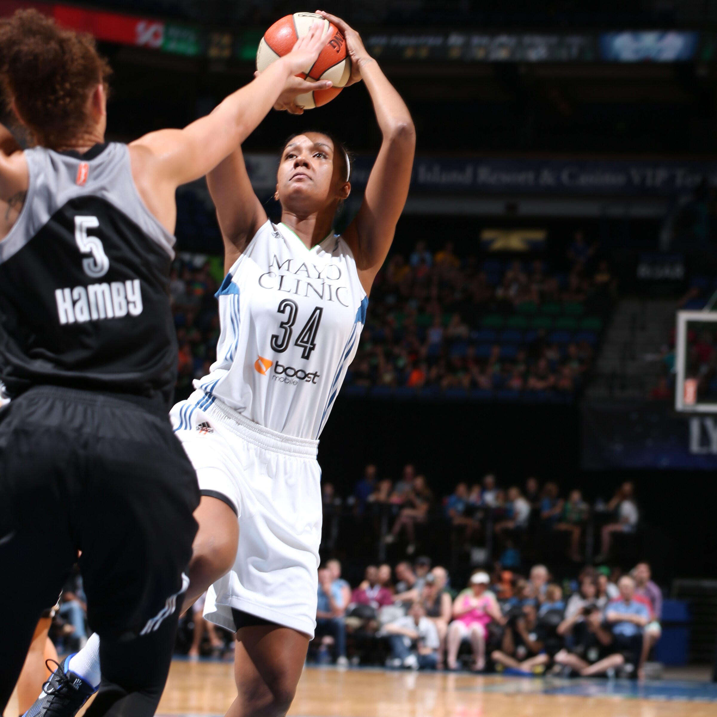Keeping with the trend of solid bench performers for the Lynx, center Damiris Dantas pitched in nine points and four rebounds.