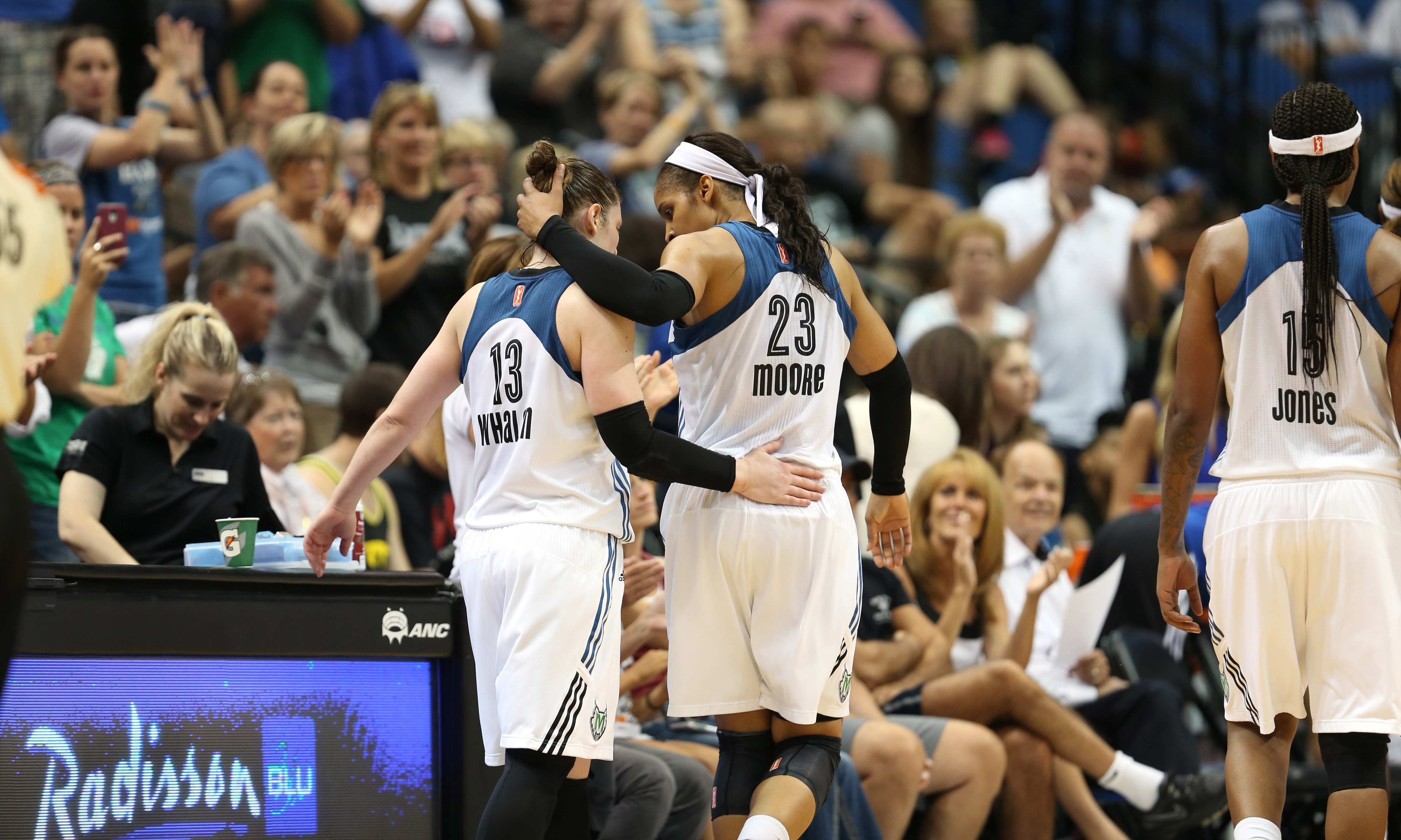 The Lynx were all smiles as they won their third-straight game and put an end to the Sky's four-game winning streak, beating Chicago 84-66.