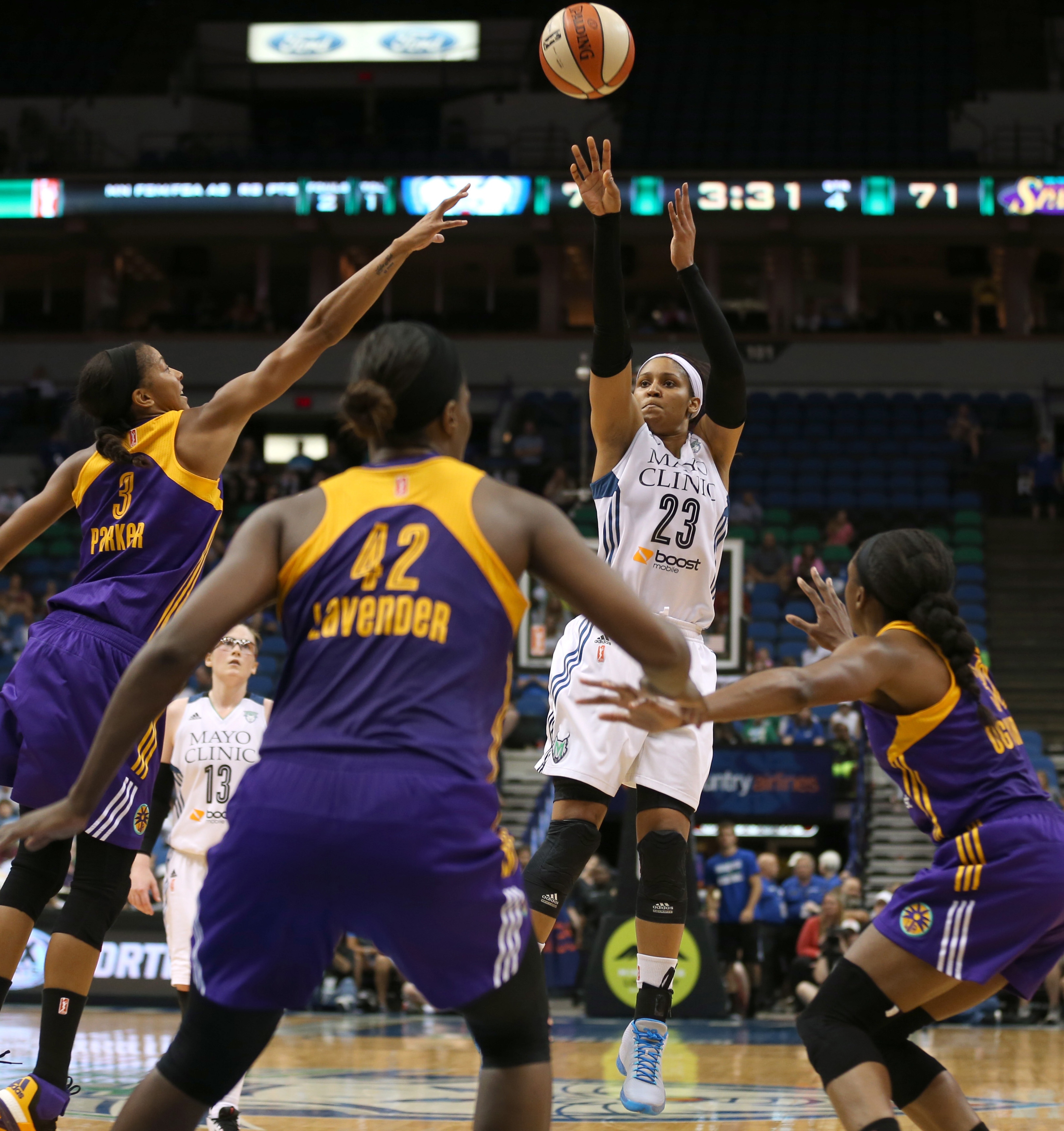 With 27 points against Los Angeles, Maya Moore extended her franchise-record 20+ points scoring streak to nine straight games. Moore entered the game averaging 25.6 points, 8.4 rebounds and 4.5 assists in her previous eight games.