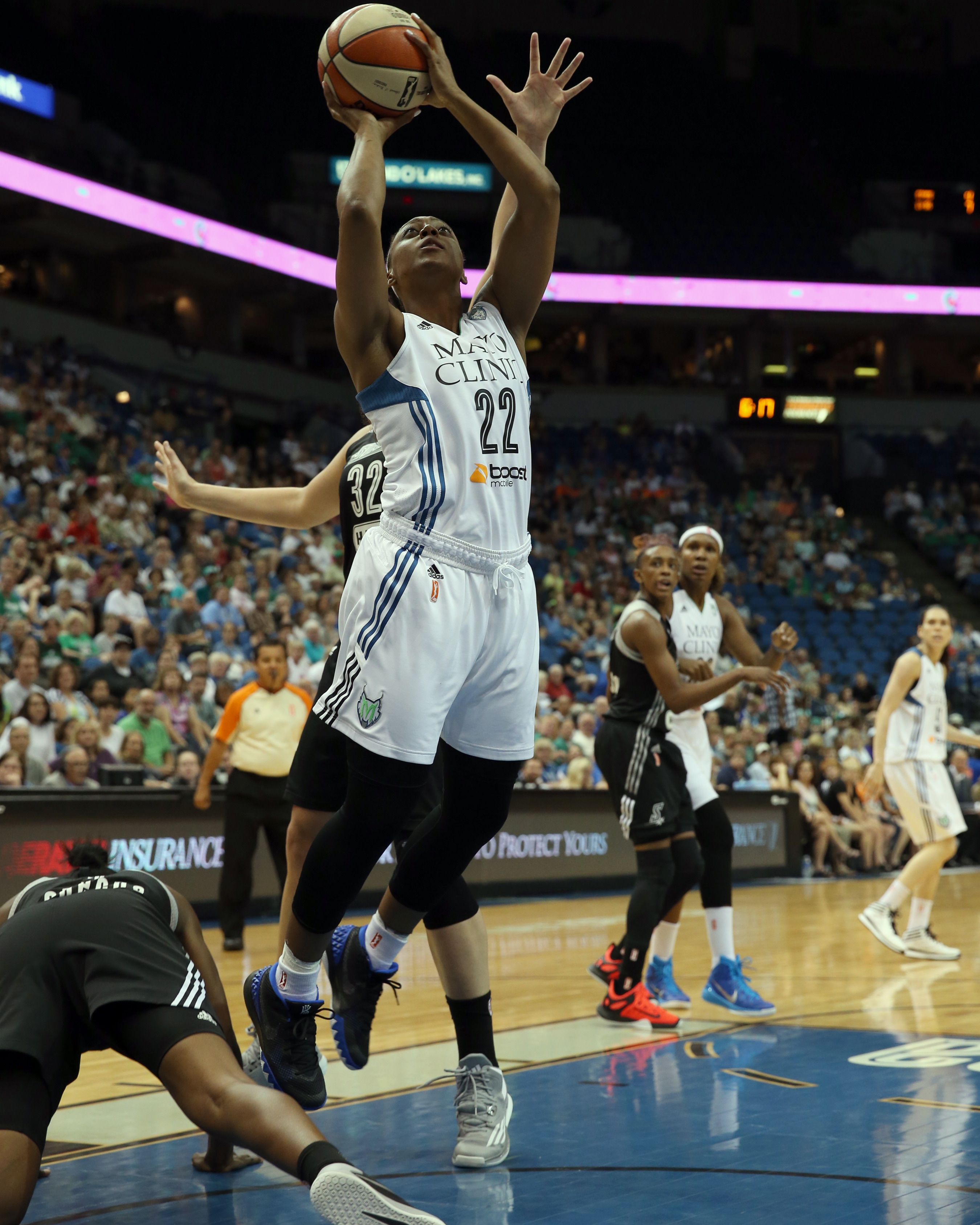 Lynx guard Monica Wright struggled against San Antonio going 0-of-4 from the floor in just over seven minutes of playing time.