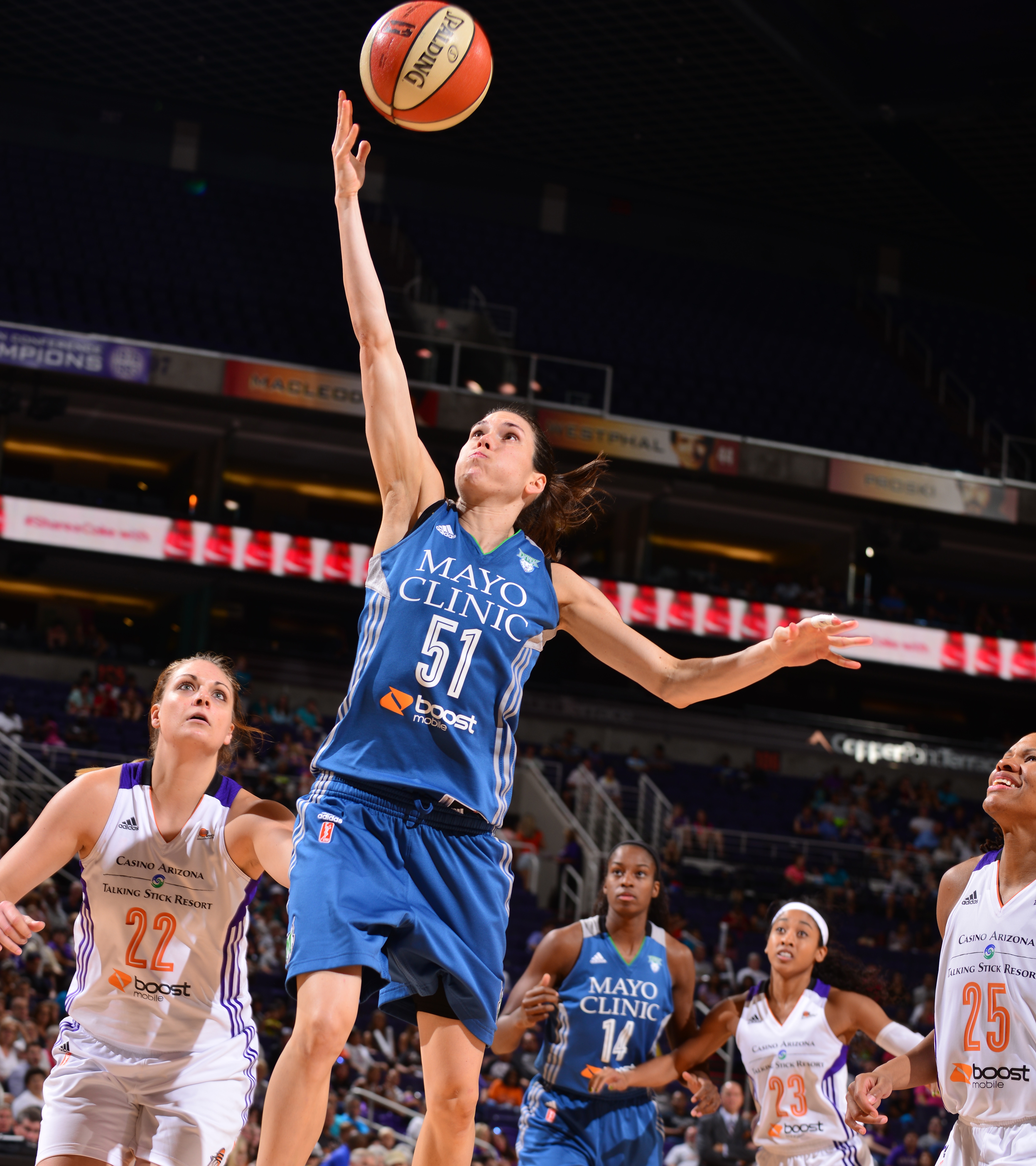 Anna Cruz had a solid performance for Minnesota, finishing with 15 points, seven rebounds and two assists.
