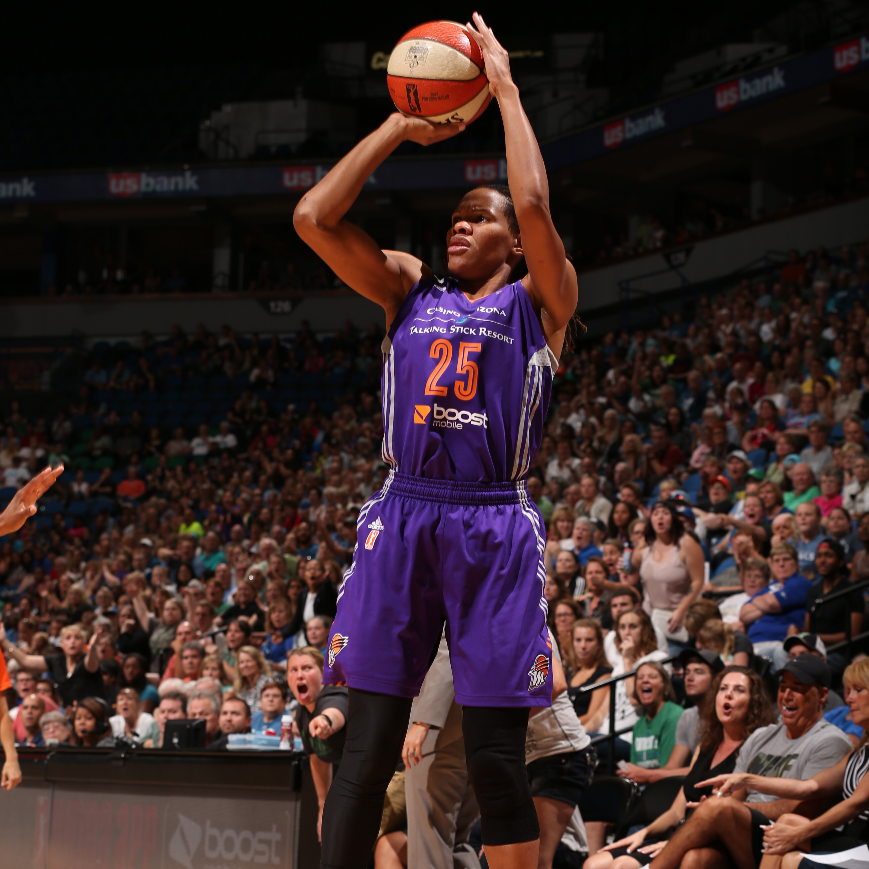 Forward Monique Currie  had a quiet night against the Lynx, finishing with just seven points in 14 minutes of play.