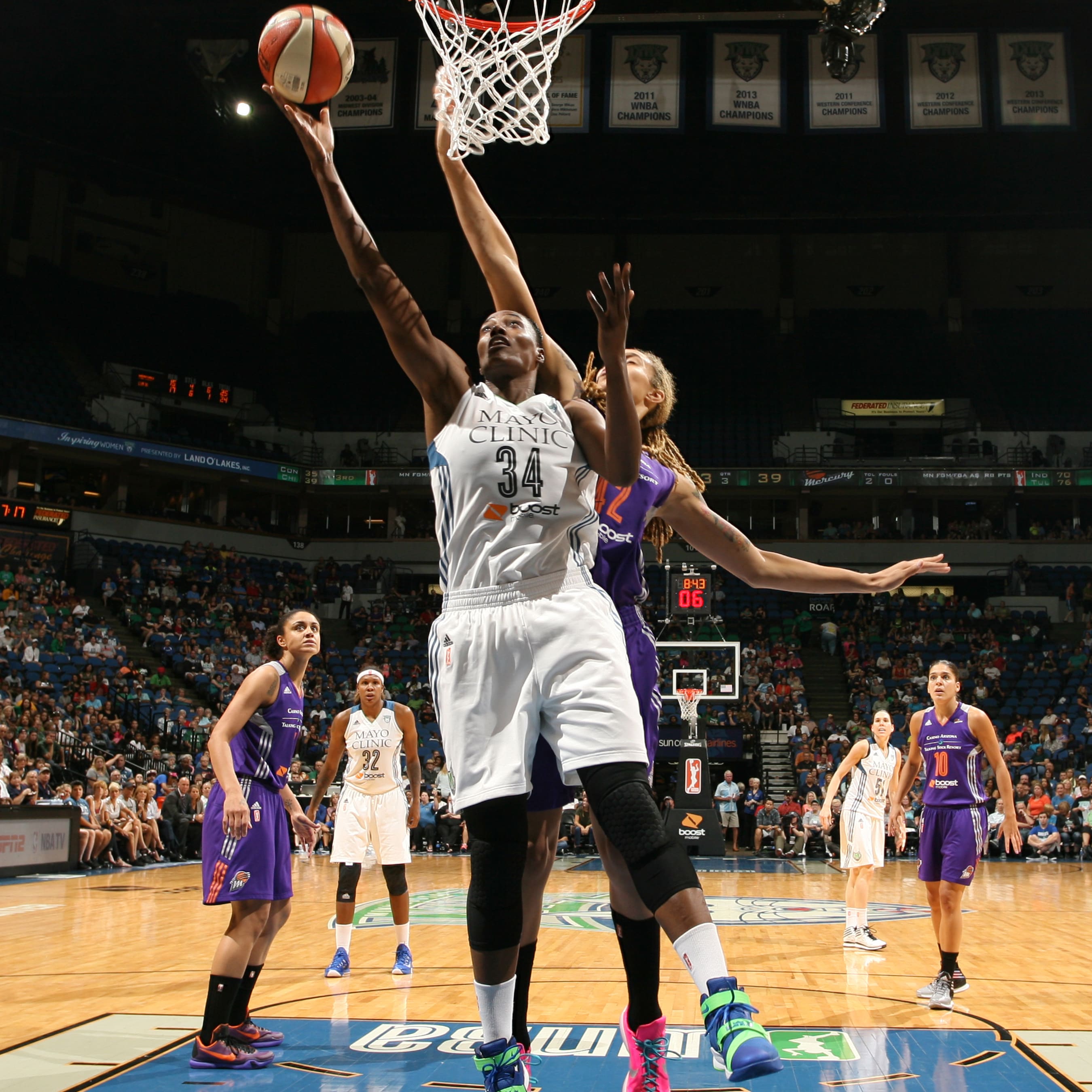 Lynx center Sylvia Fowles notched another double-double, finishing with 14 points, 13 rebounds and two blocked shots.