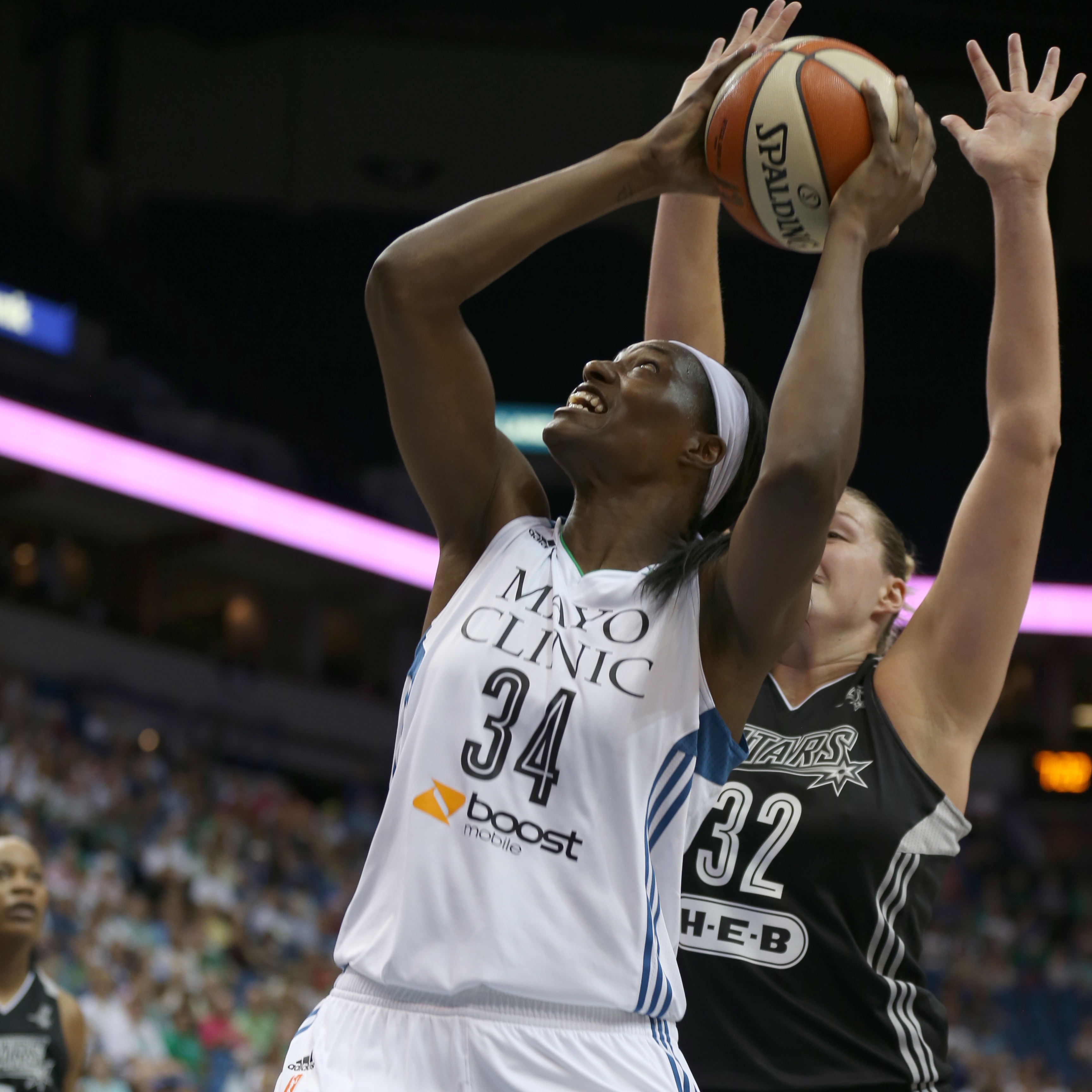 Lynx center Sylvia Fowles played great late once again, helping fuel the Lynx to a win and a playoff berth. Fowles finished with 16 points and four rebounds, including seven points in the third quarter.