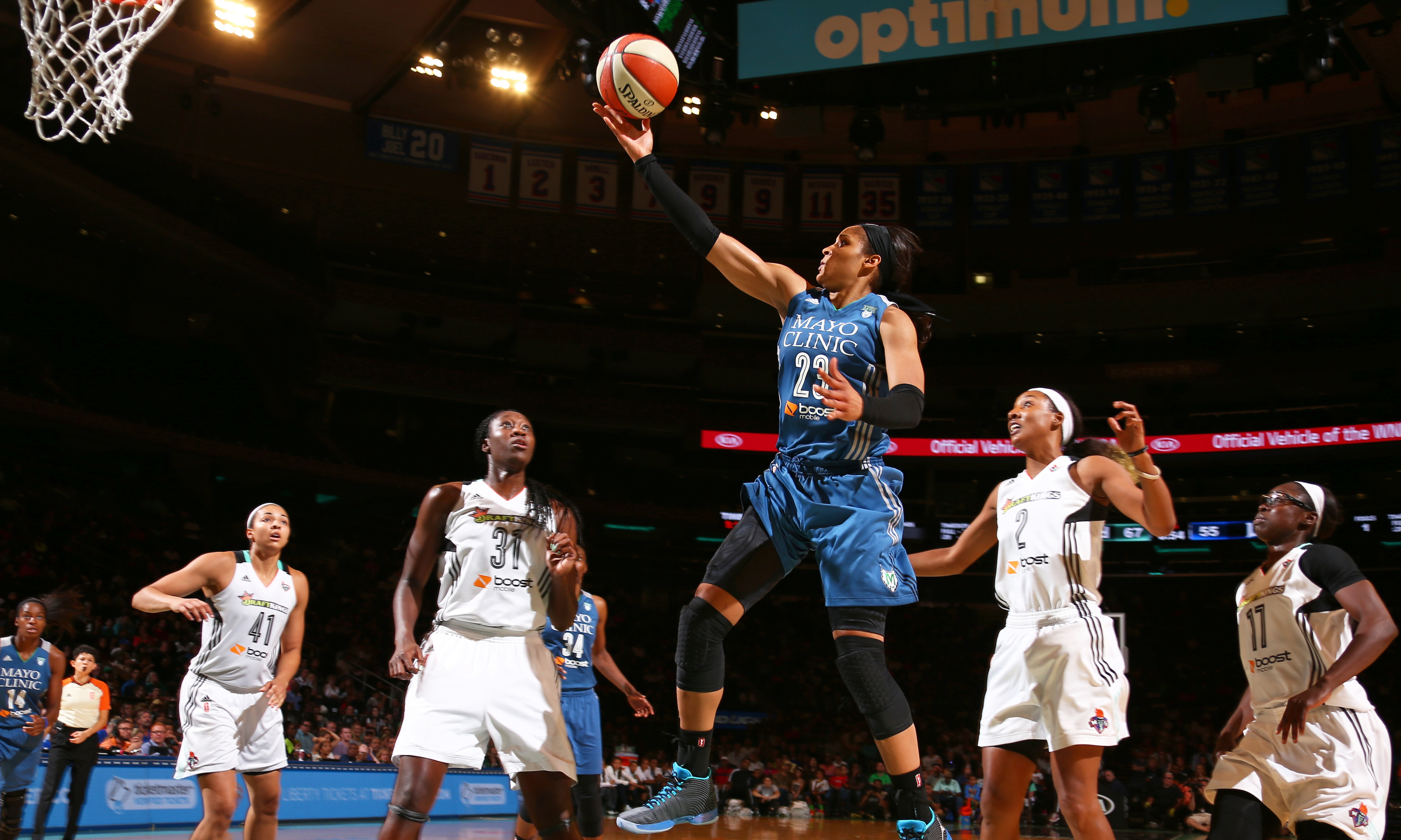 Lynx forward Maya Moore led all scorers on Friday night, pouring in 25 points on 8-of-20 (40 percent) shooting. Moore added nine rebounds, three assists and a steal to round out her stat sheet.