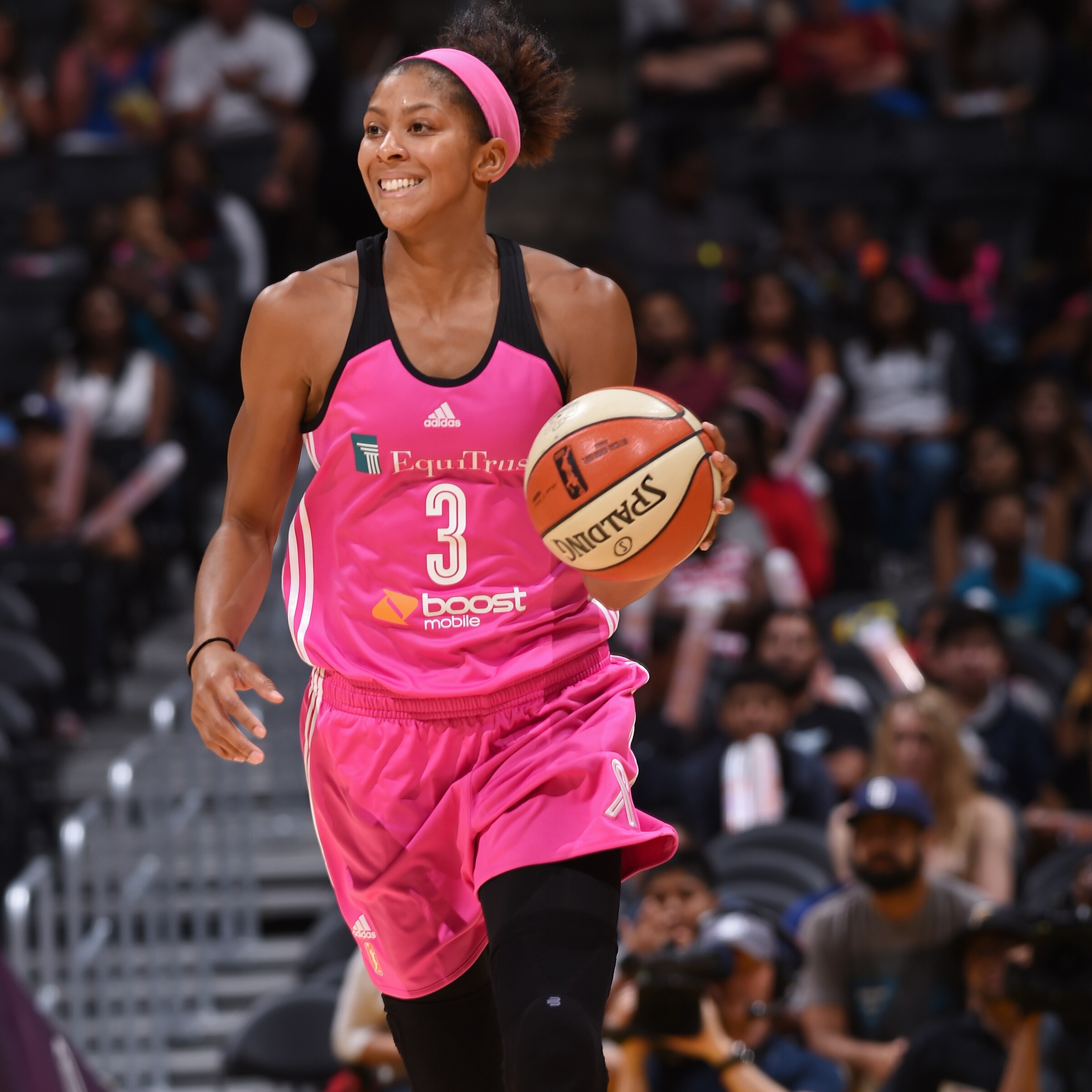 Forward Candace Parker was absolutely dominant at home that night, leading all scorers with 18 points while adding  13 rebounds, five assists, four steals and two blocked shots.