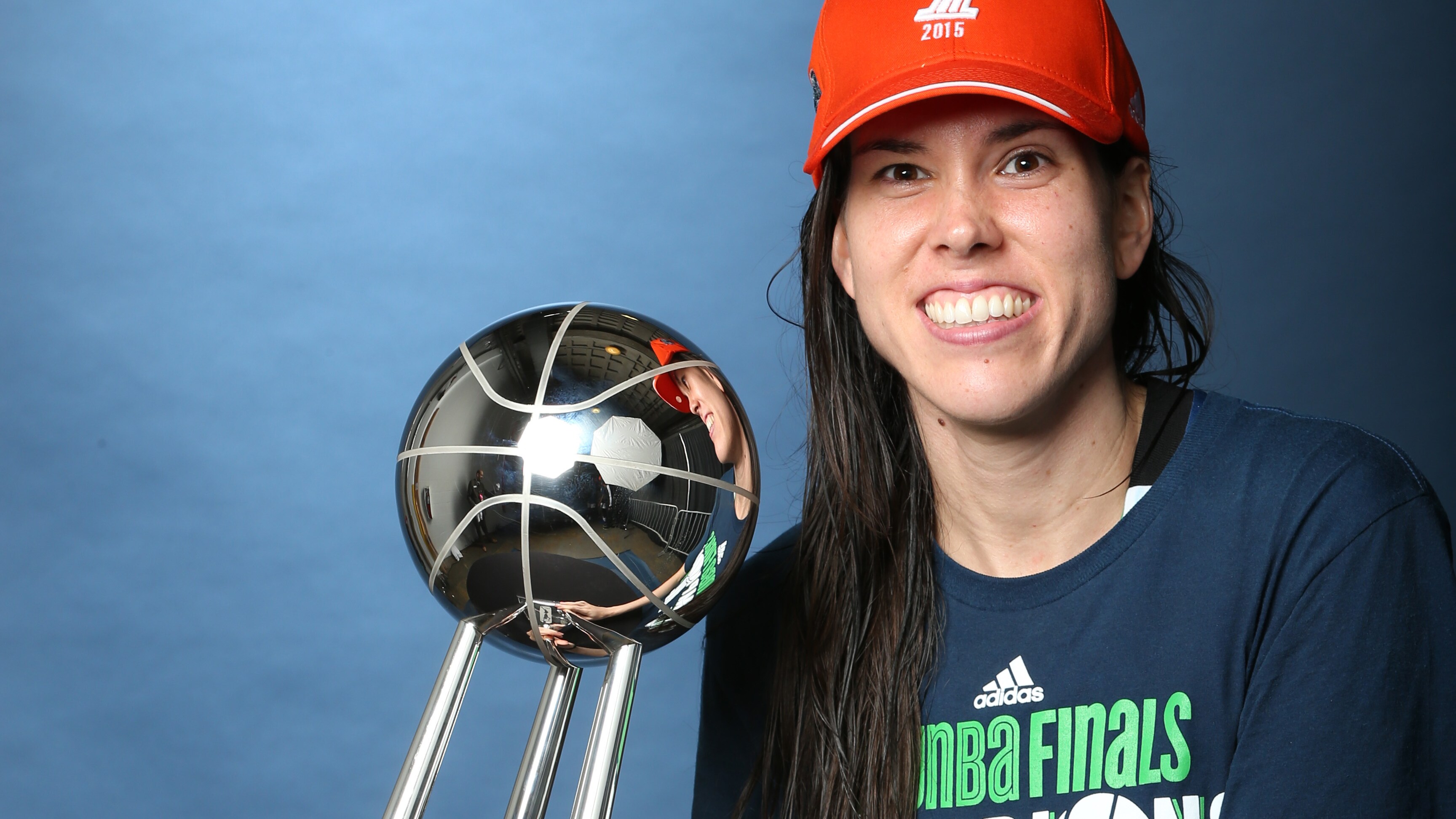 Minnesota Lynx Re-Sign Guard Anna Cruz